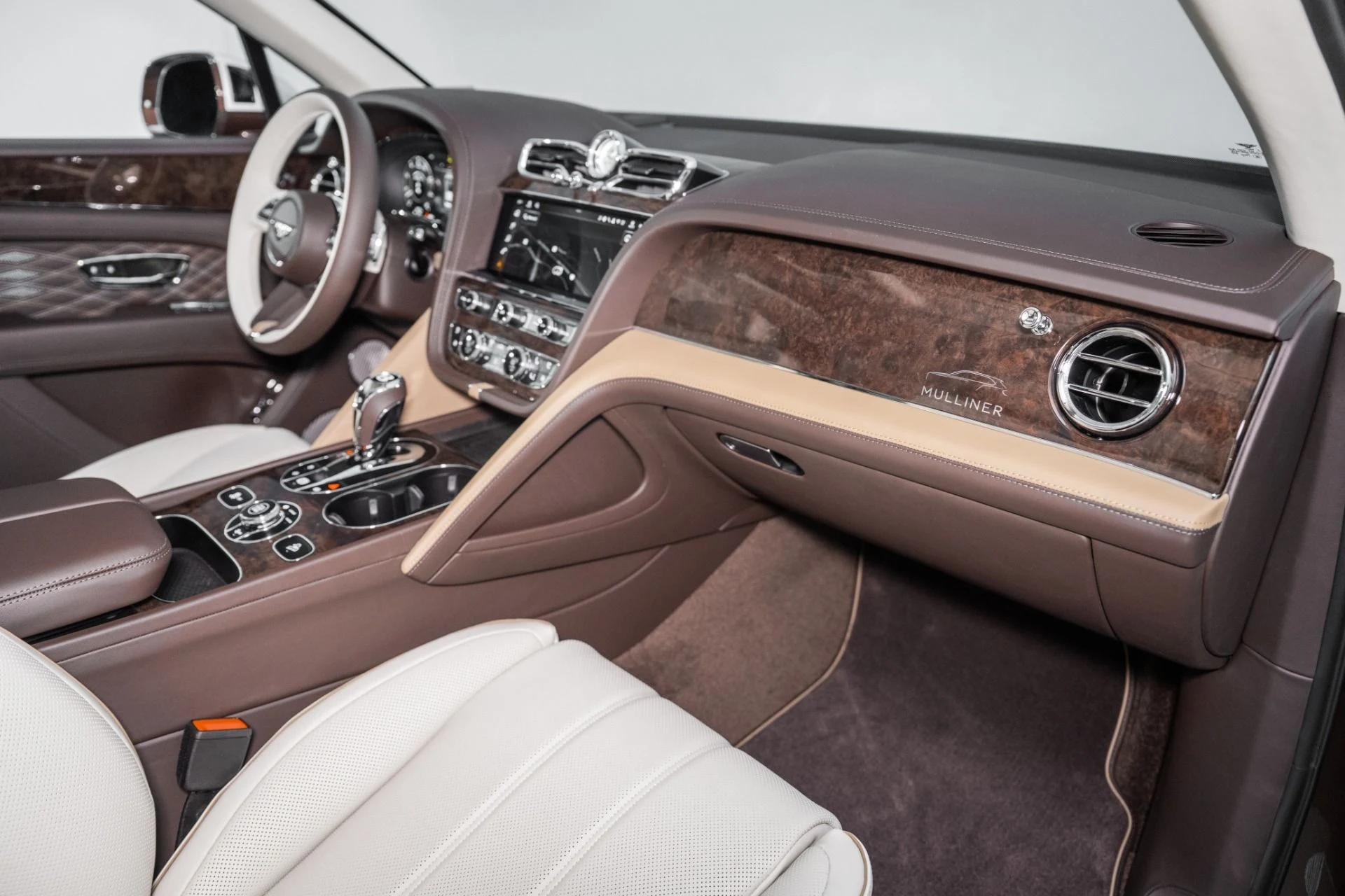 mph003_2094139352_Used_2025_Bentley_Bentayga_EWB_Mulliner_1762964457_0fe04fb196