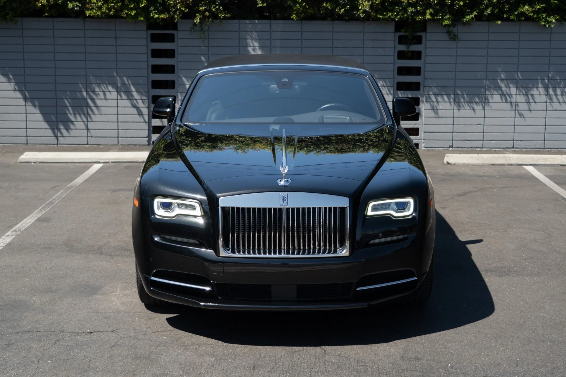 mph003_2096704526_Used_2017_Rolls_Royce_Dawn_1757545595_638d037294