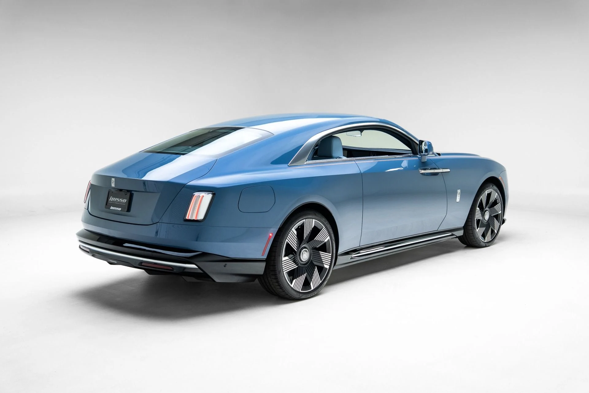 mph003_2098593333_Used_2024_Rolls_Royce_Spectre_1775065047_2ce52e3e31