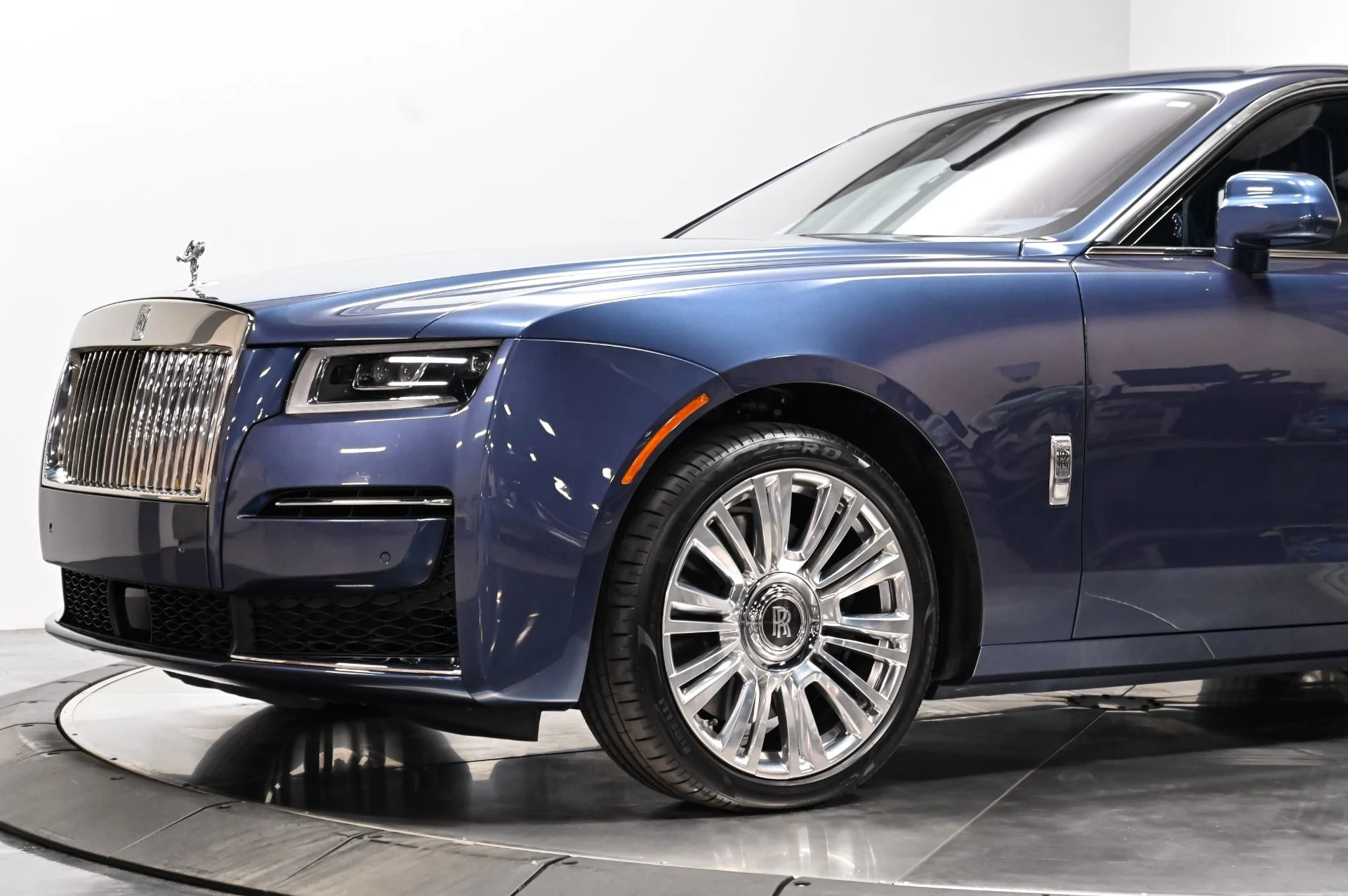 mph003_2100729567_Used_2021_Rolls_Royce_Ghost_Base_1788893132_c5d5c8a1b3