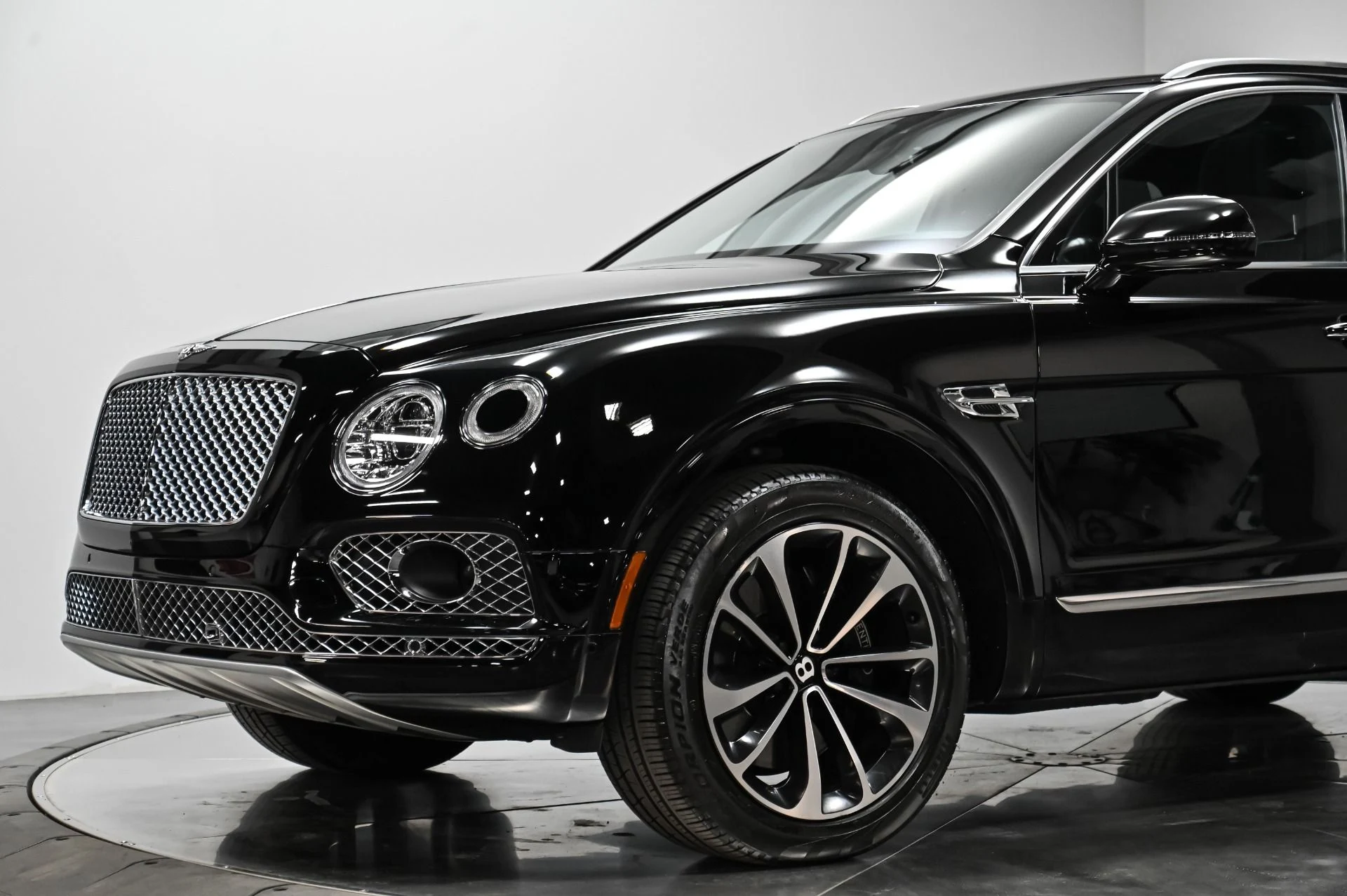 mph003_2110534517_Used_2018_Bentley_Bentayga_W12_1756239179_23ffc6e8aa