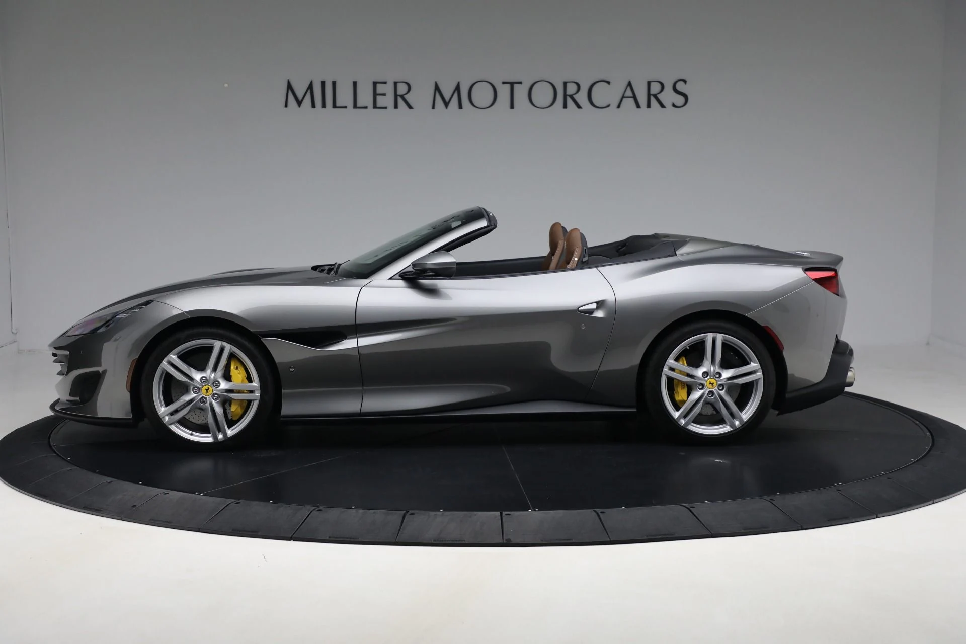 mph003_2126456260_Used_2019_Ferrari_Portofino_75b00d09b5