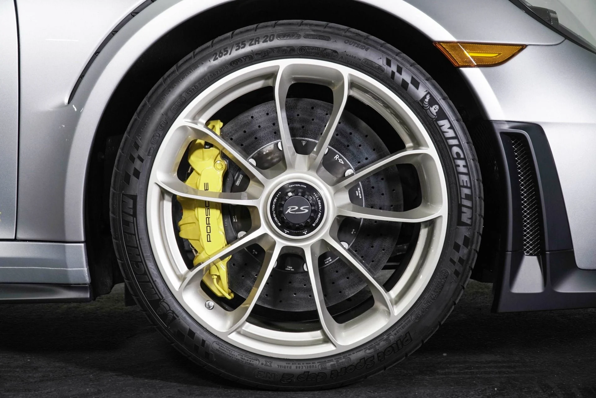 mph003_2126751741_Used_2018_Porsche_911_GT_2_RS_1779312801_6fe6331927