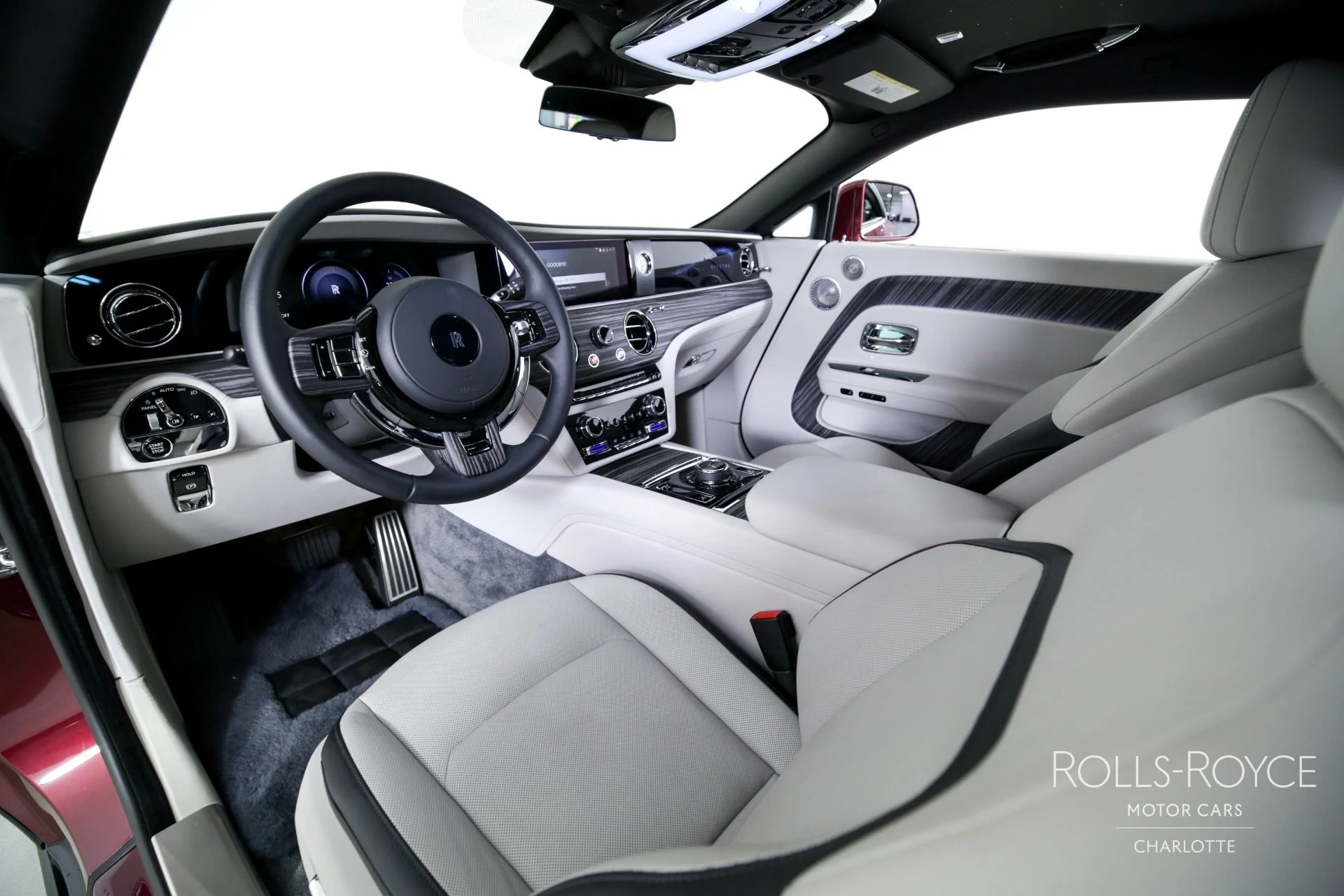 mph003_2127700215_Used_2024_Rolls_Royce_Spectre_1744735050_0ccec8071f
