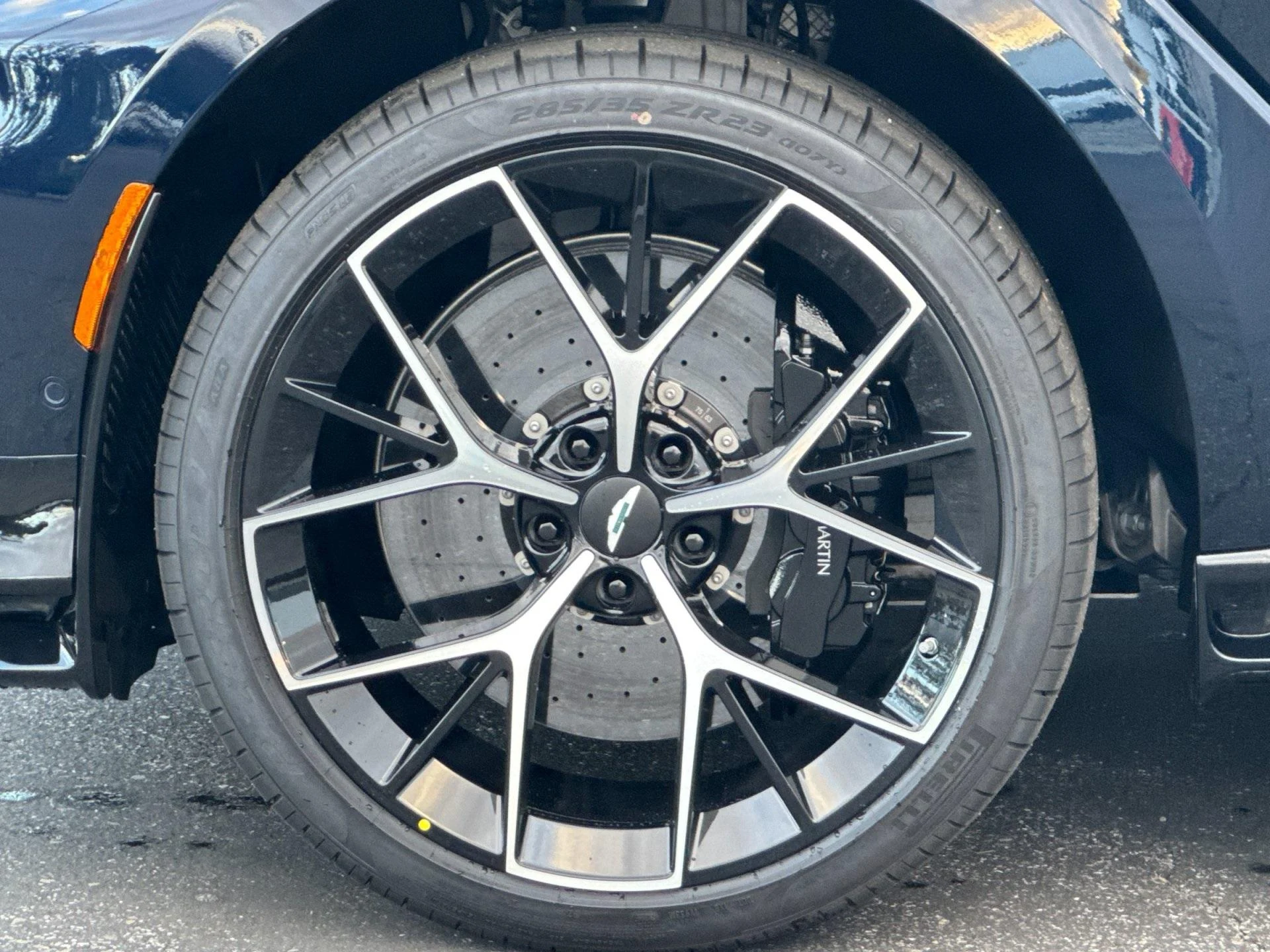 mph003_2137130469_New_2026_Aston_Martin_DBX_707_1767798685_d1143c78ad