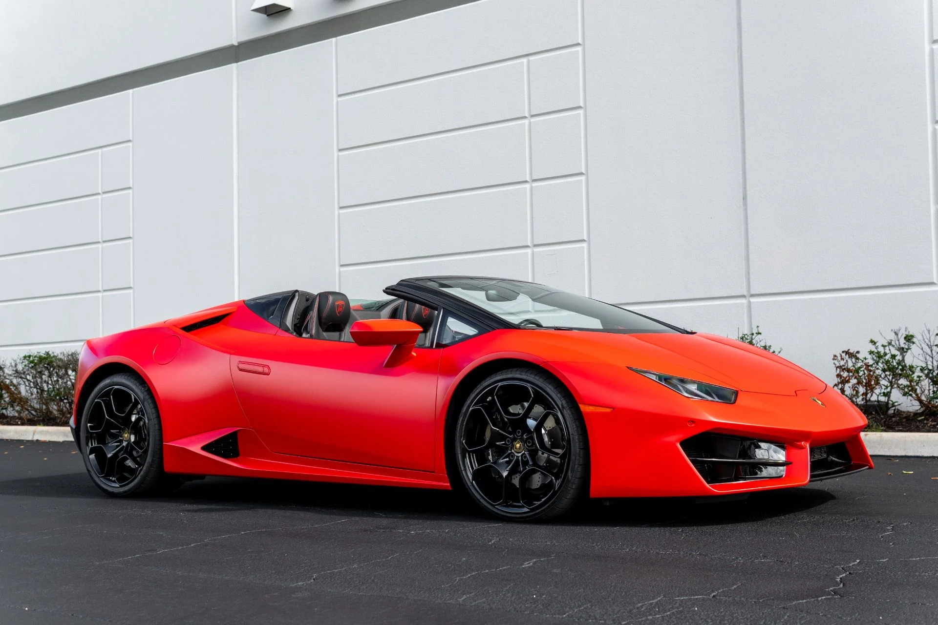 mph003_2144213264_Used_2018_Lamborghini_Huracan_LP_580_2_Spyder_1766443768_34af36e503
