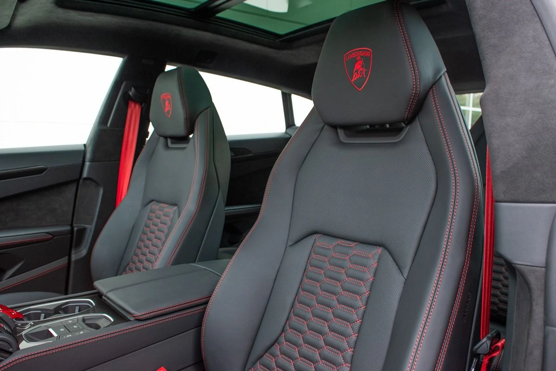 mph003_2149669194_Used_2024_Lamborghini_Urus_S_1736004526_b1bdebdb3d