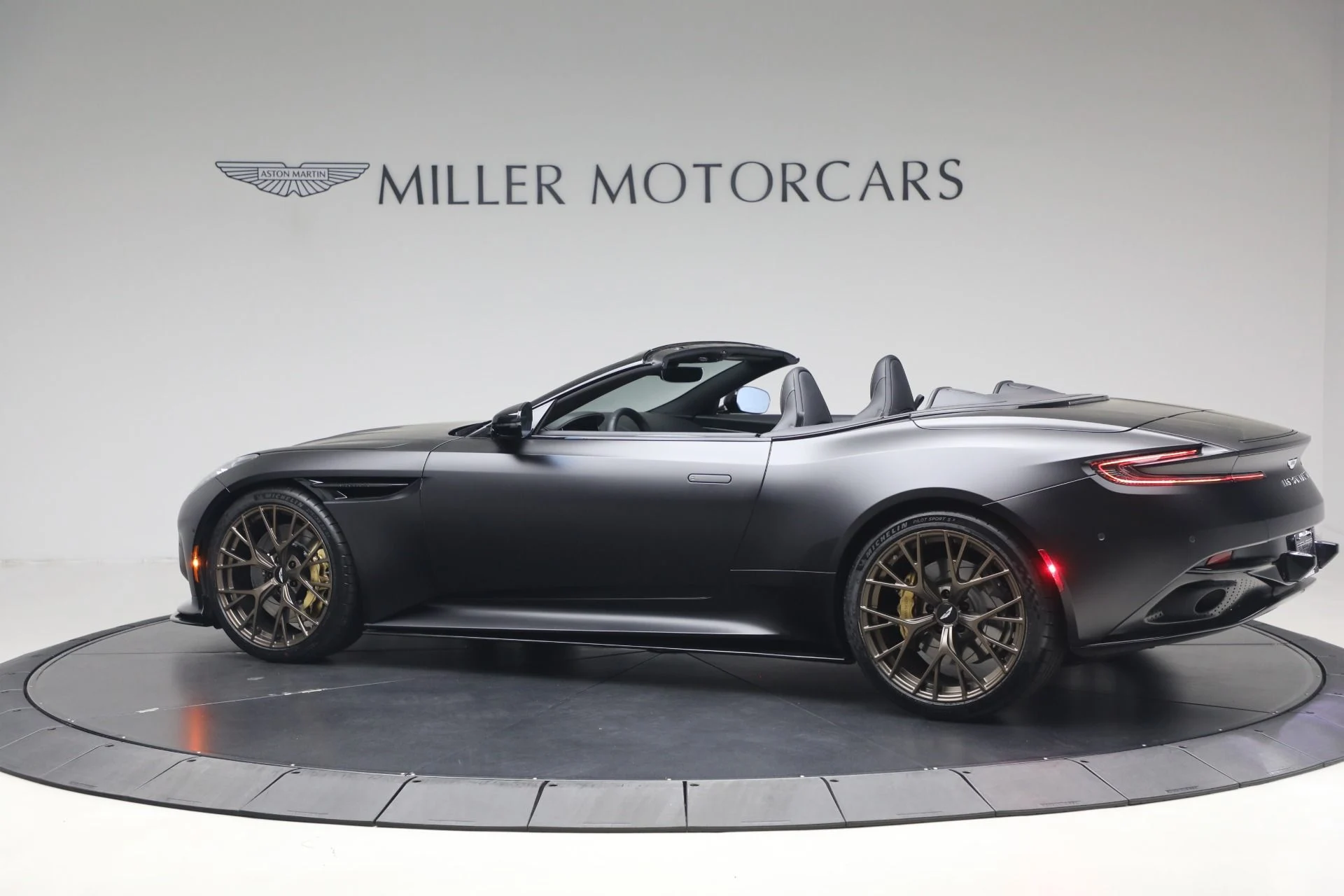 mph003_2149744935_Used_2024_Aston_Martin_DB_12_Volante_1778012465_b82a272dc9