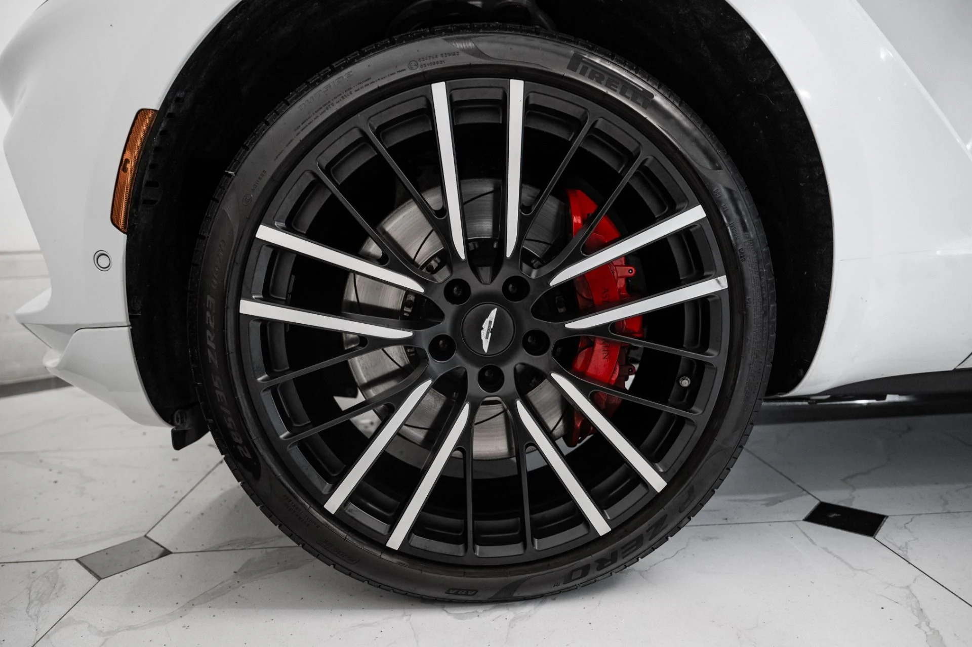 mph003_2151243852_Used_2023_Aston_Martin_DBX_1759420247_9a94fea7b0
