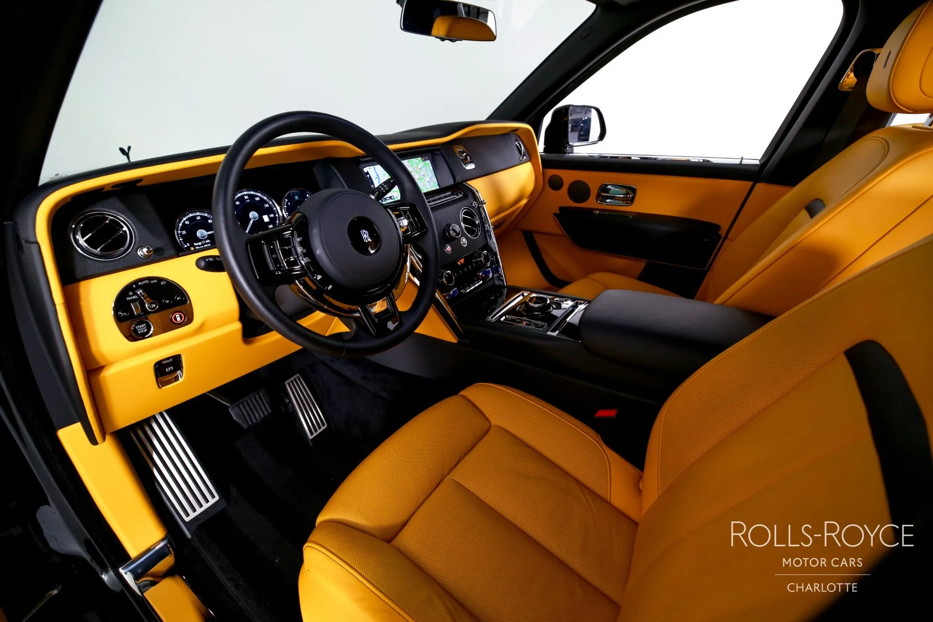 mph003_2152627404_Used_2024_Rolls_Royce_Cullinan_1764777967_dca8adb3ea