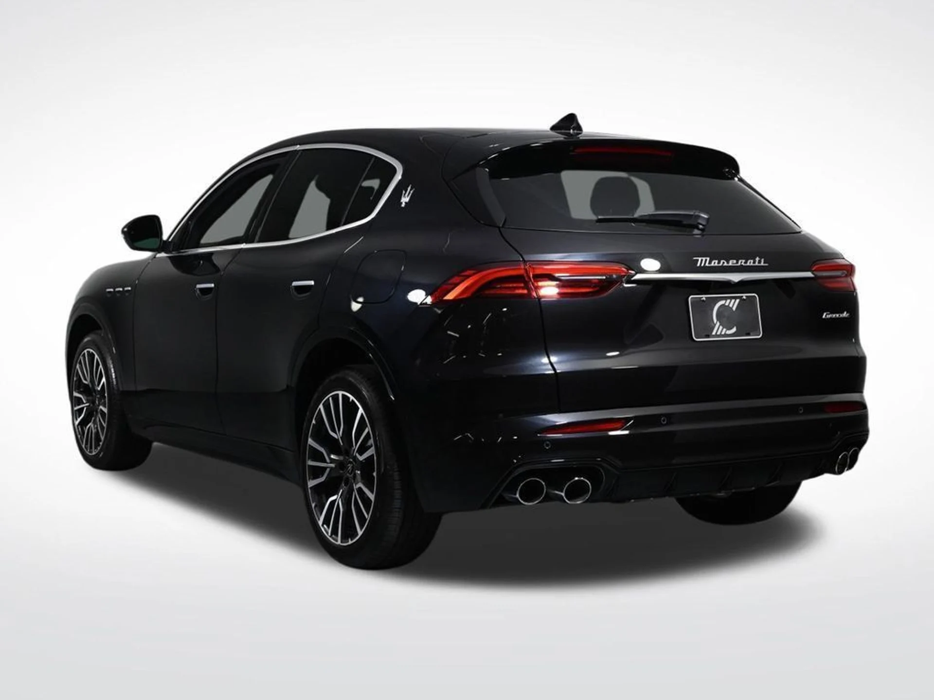 mph003_2155843935_used_2025_maserati_grecale_base_11350_23021337_3_1024_14c693a223