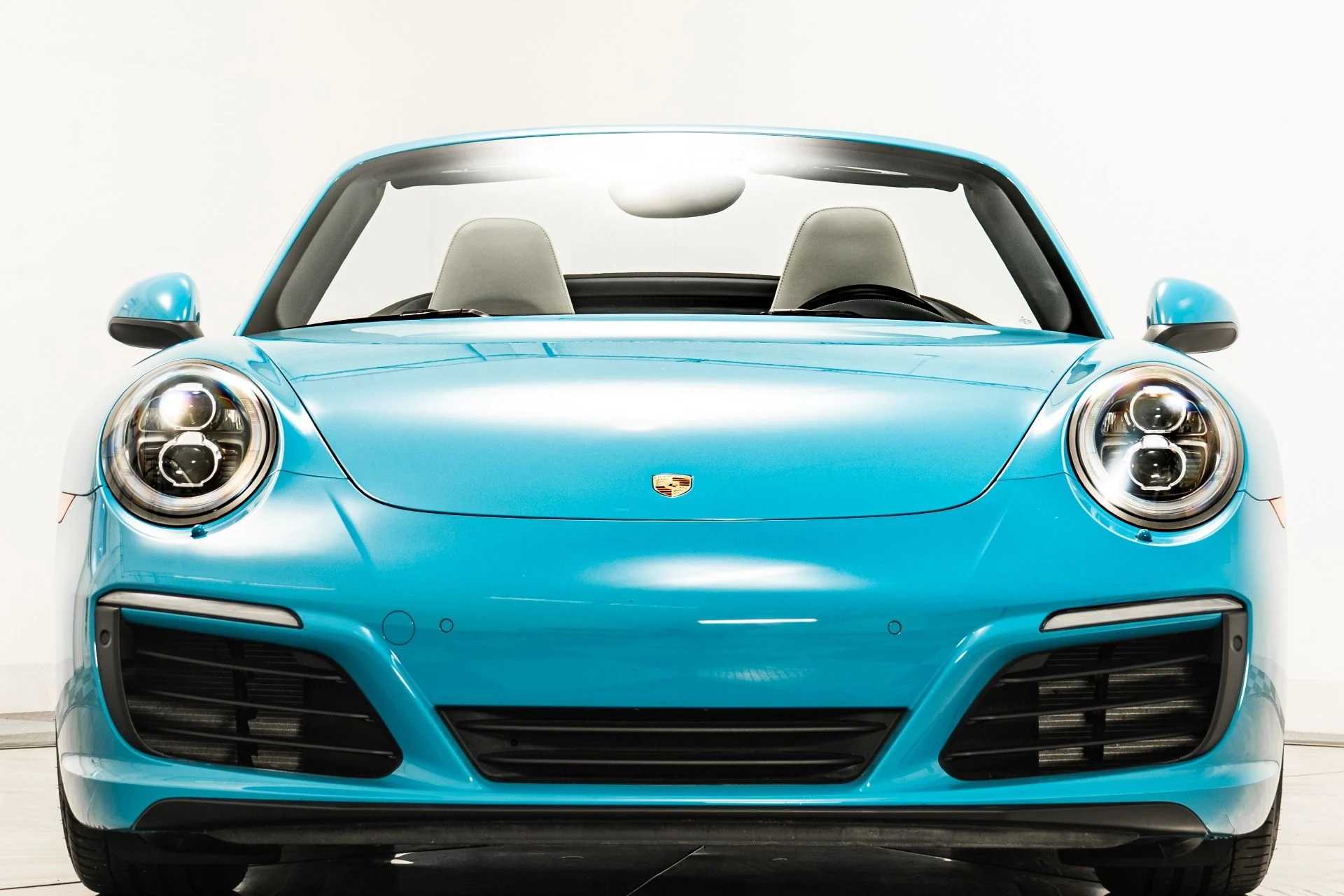 mph003_2161492070_Used_2017_Porsche_911_Carrera_Cabriolet_1757434359_b5e10f4dc5