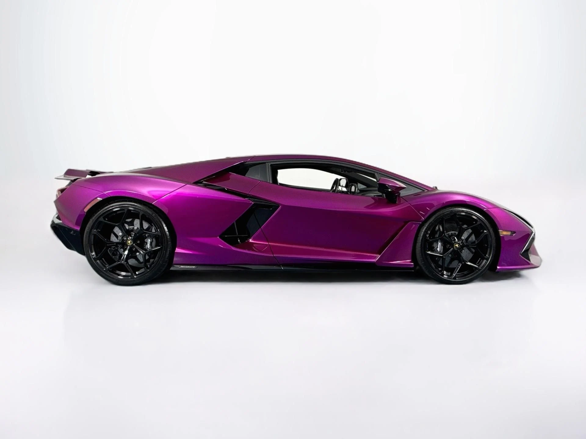 mph003_2164701759_Used_2024_Lamborghini_Revuelto_1787336688_3b2fc9c367