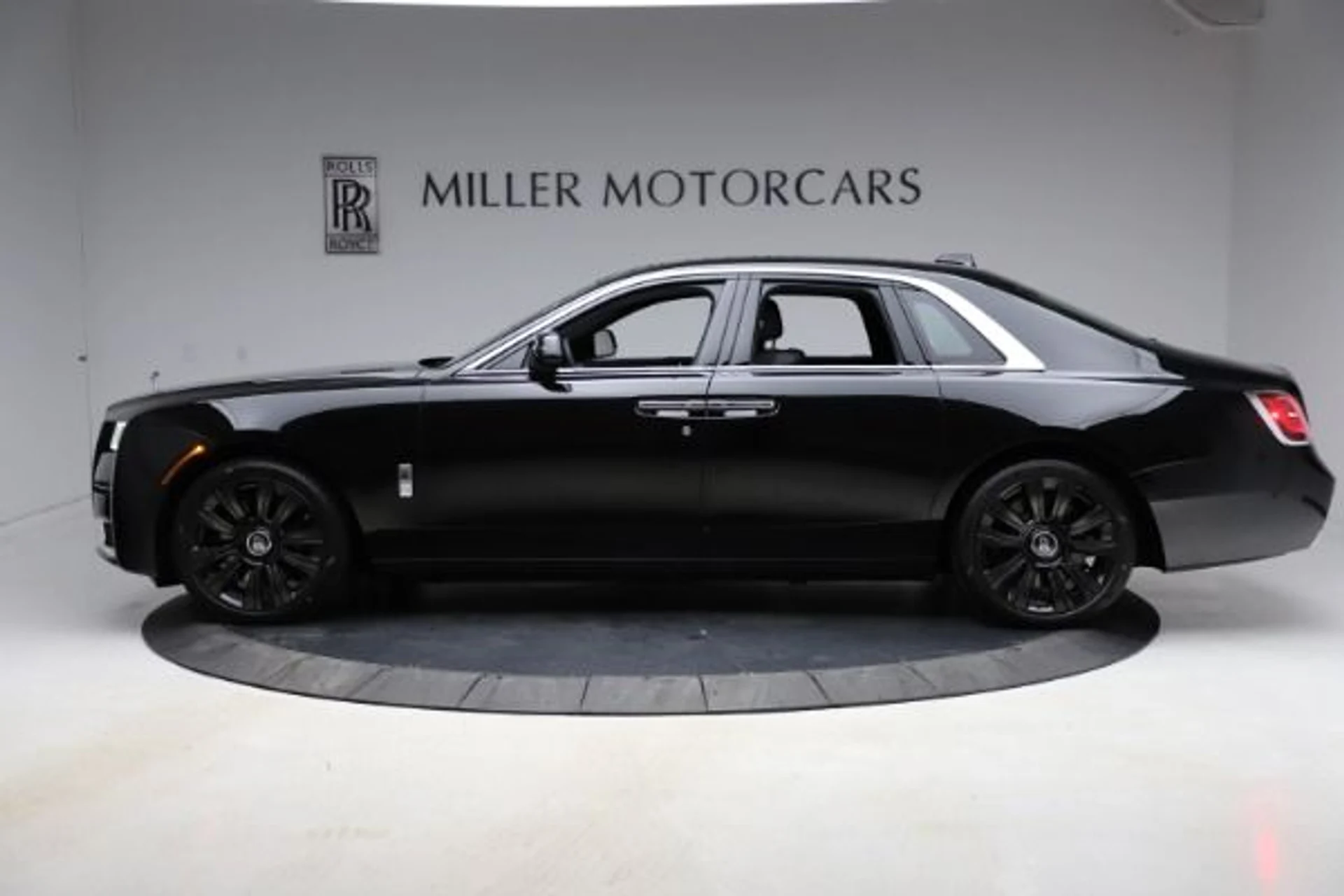 mph003_2170579003_Used_2021_Rolls_Royce_Ghost_d6547db1dd