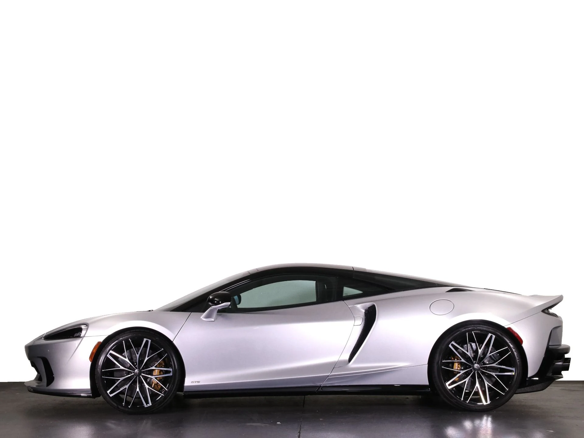 mph003_2175899756_New_2025_Mc_Laren_GTS_1733950819_a4b9bd9988