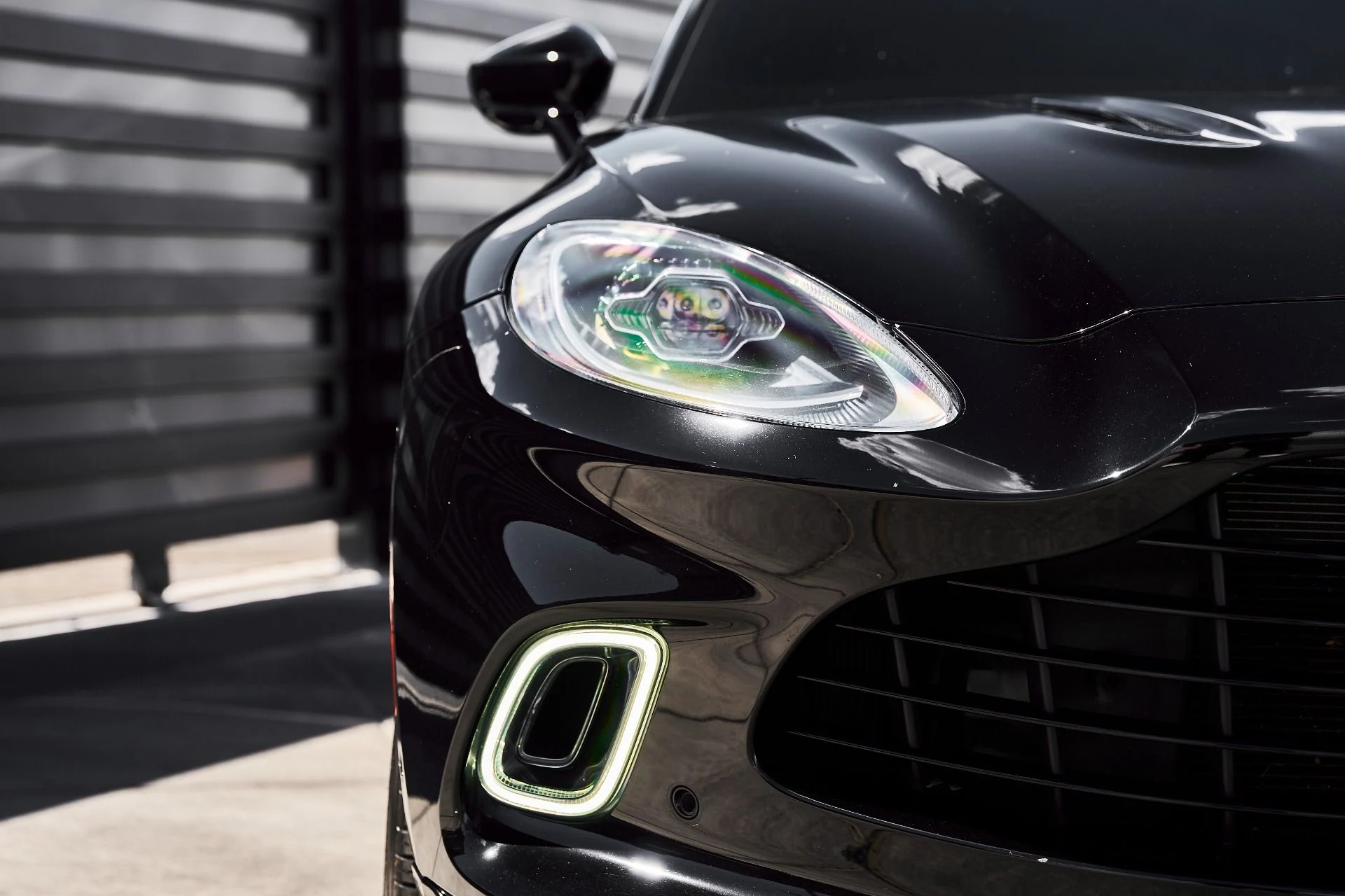 mph003_218390176_Used_2021_Aston_Martin_DBX_Base_1784162510_75428bd3e0