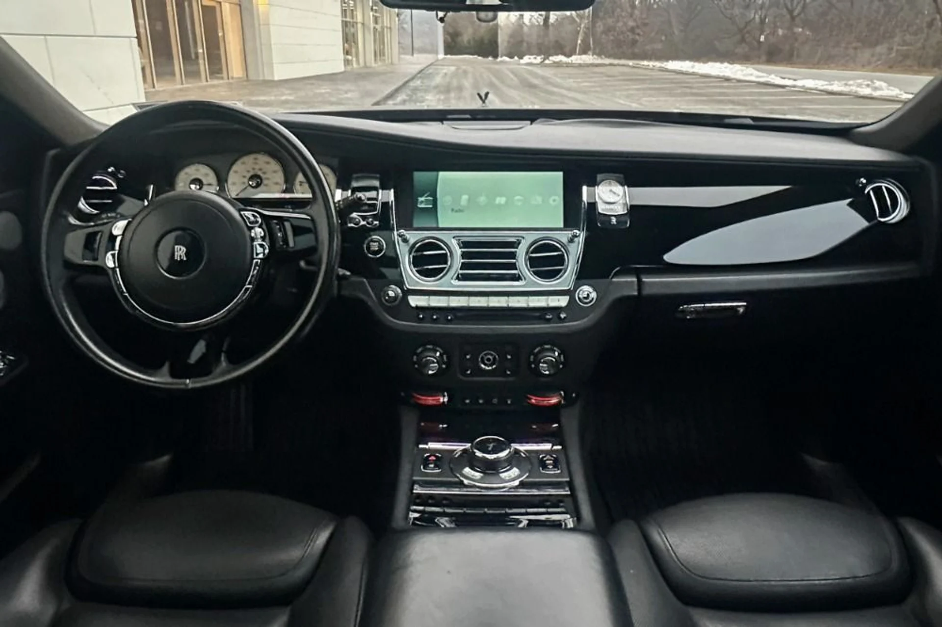 mph003_2186156535_Used_2015_Rolls_Royce_Ghost_EWB_Series_II_EWB_1767896570_8ecb52f863