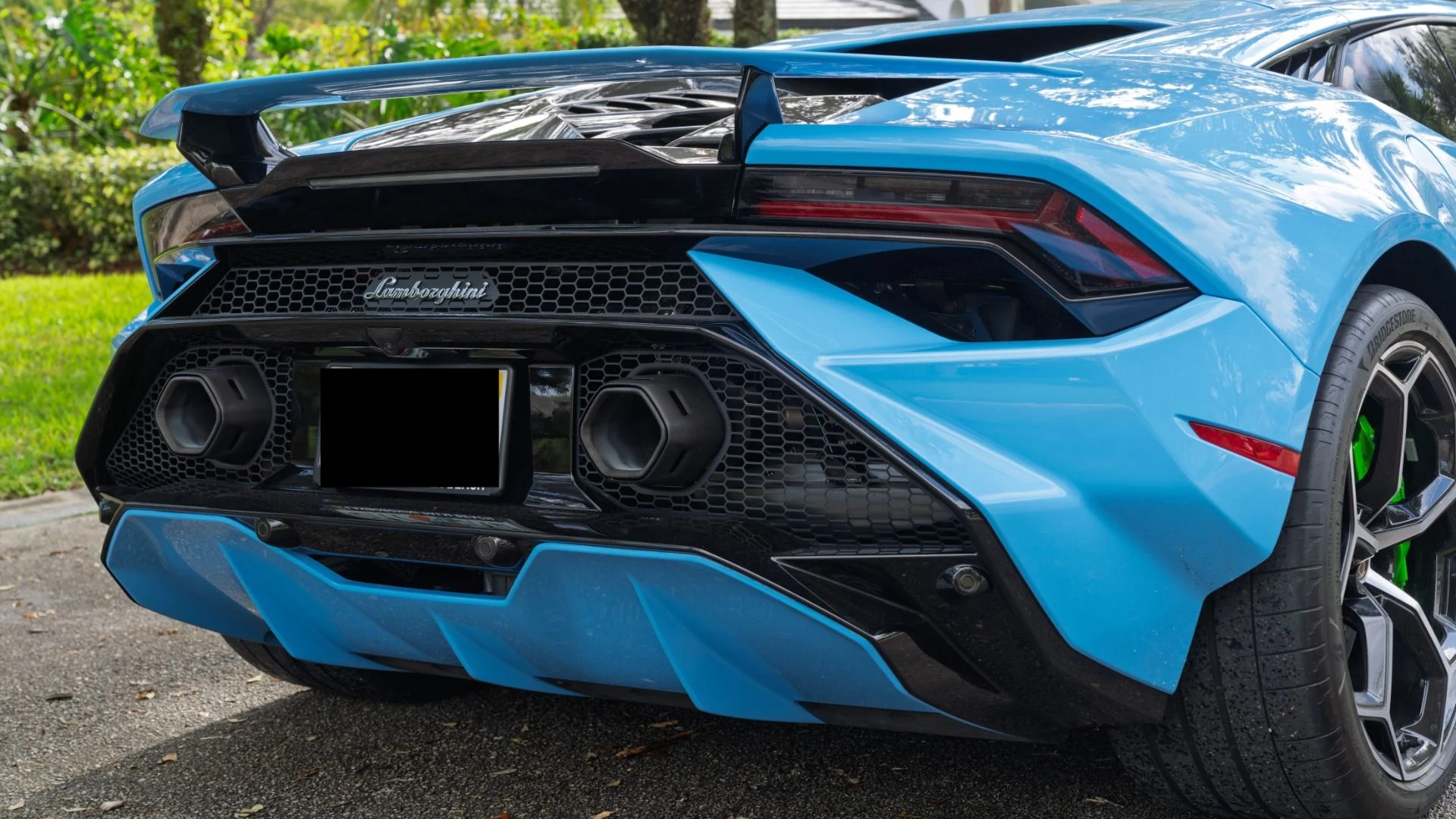 mph003_2190280315_Used_2024_Lamborghini_Huracan_Tecnica_1759426559_dc6ec63935