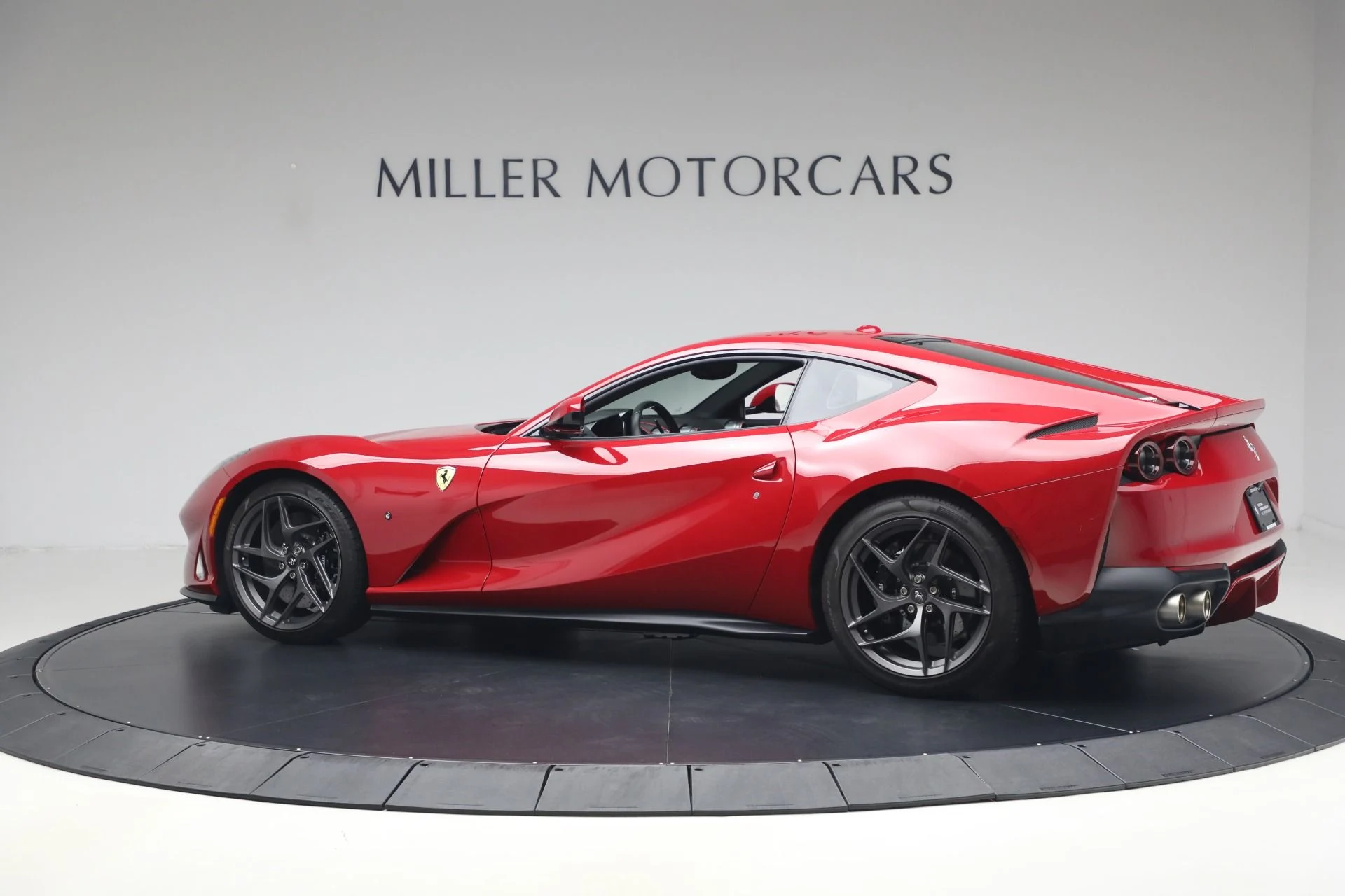 mph003_2214046112_Used_2018_Ferrari_812_Superfast_1782848495_a375ef6da8