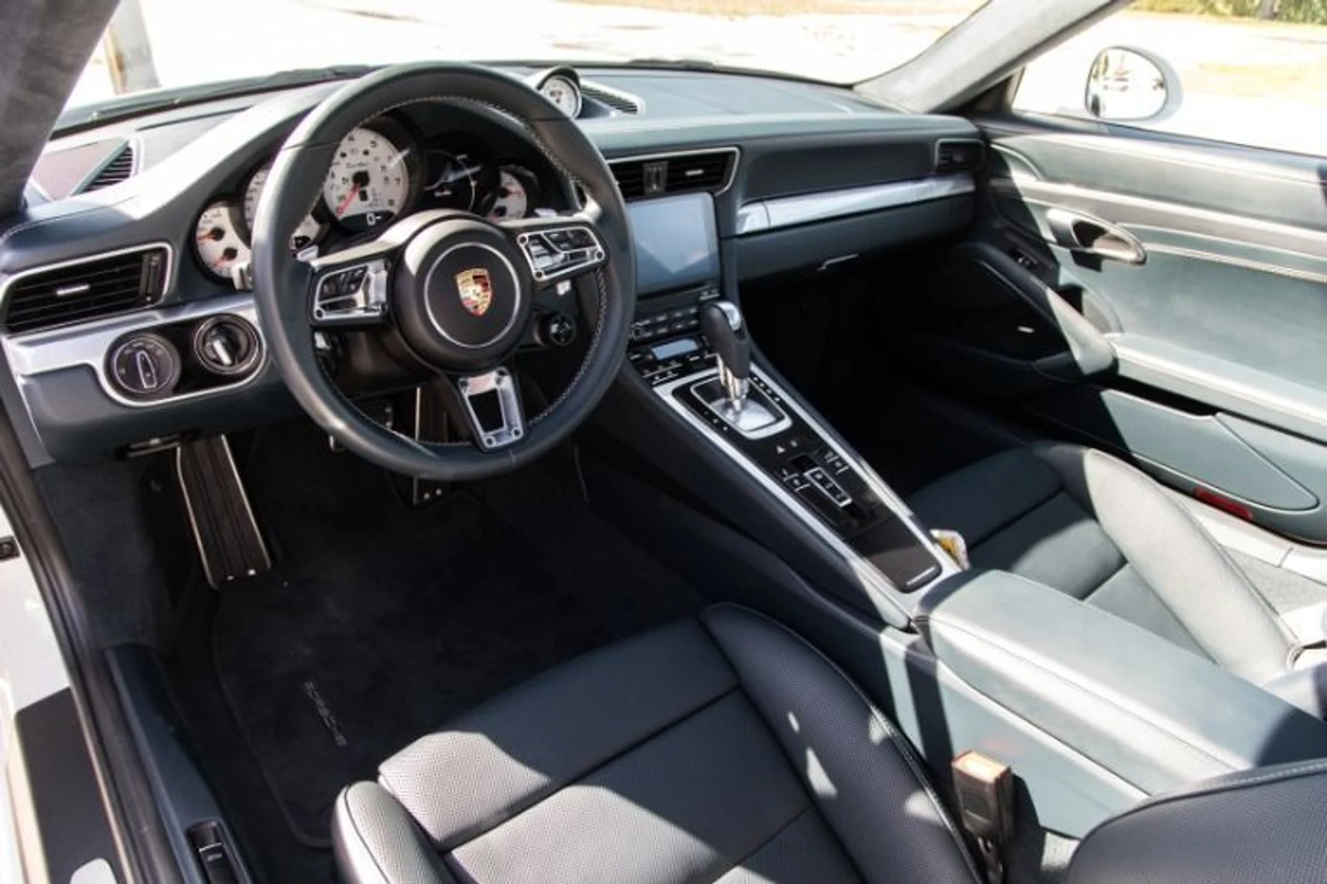 mph003_2224037608_jfez1u6409g6t183e8uafxn9aj48_4454ede7c4