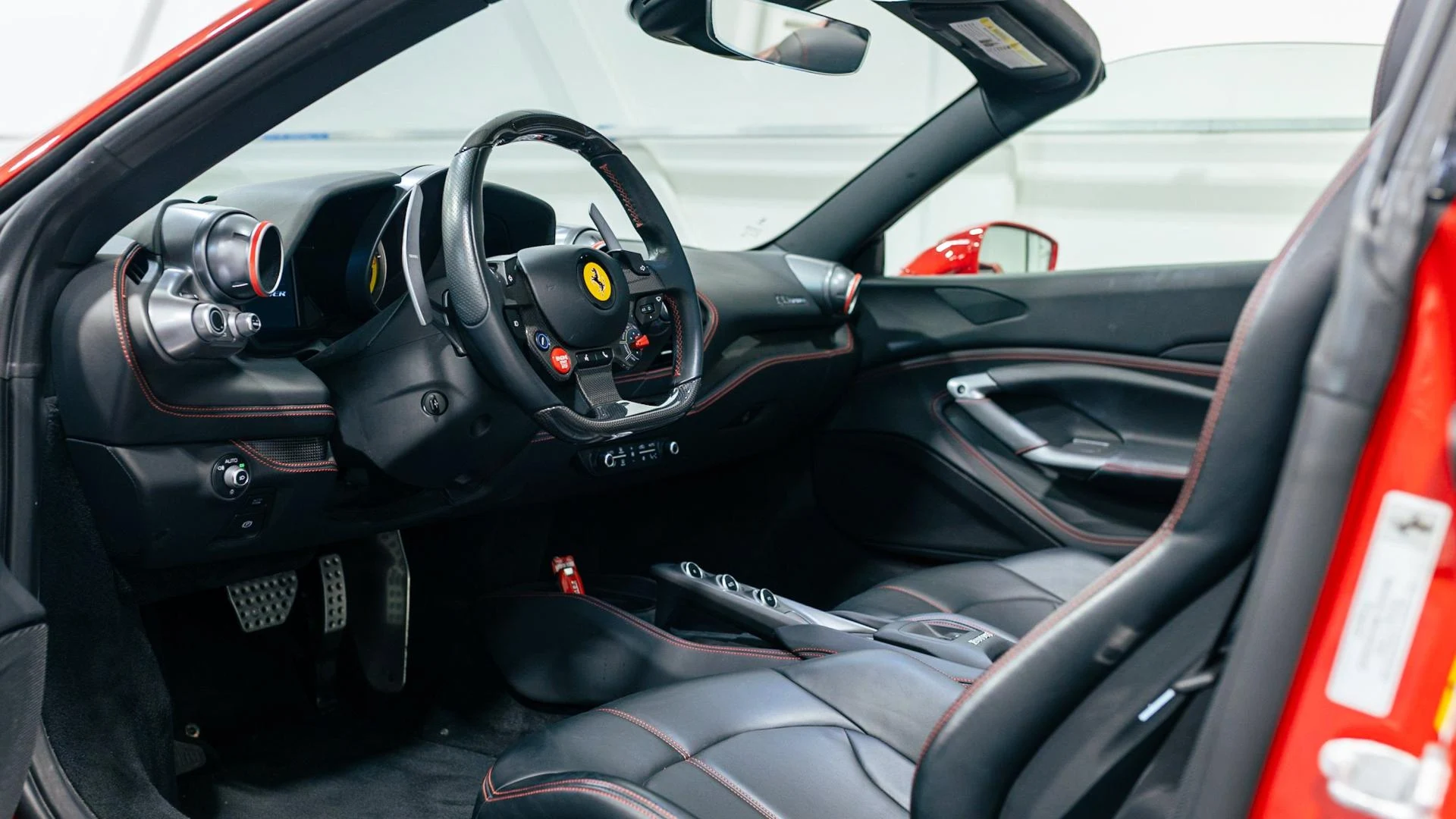 mph003_2225254820_Used_2021_Ferrari_F8_Spider_SPIDER_1782923344_55018c8f5e
