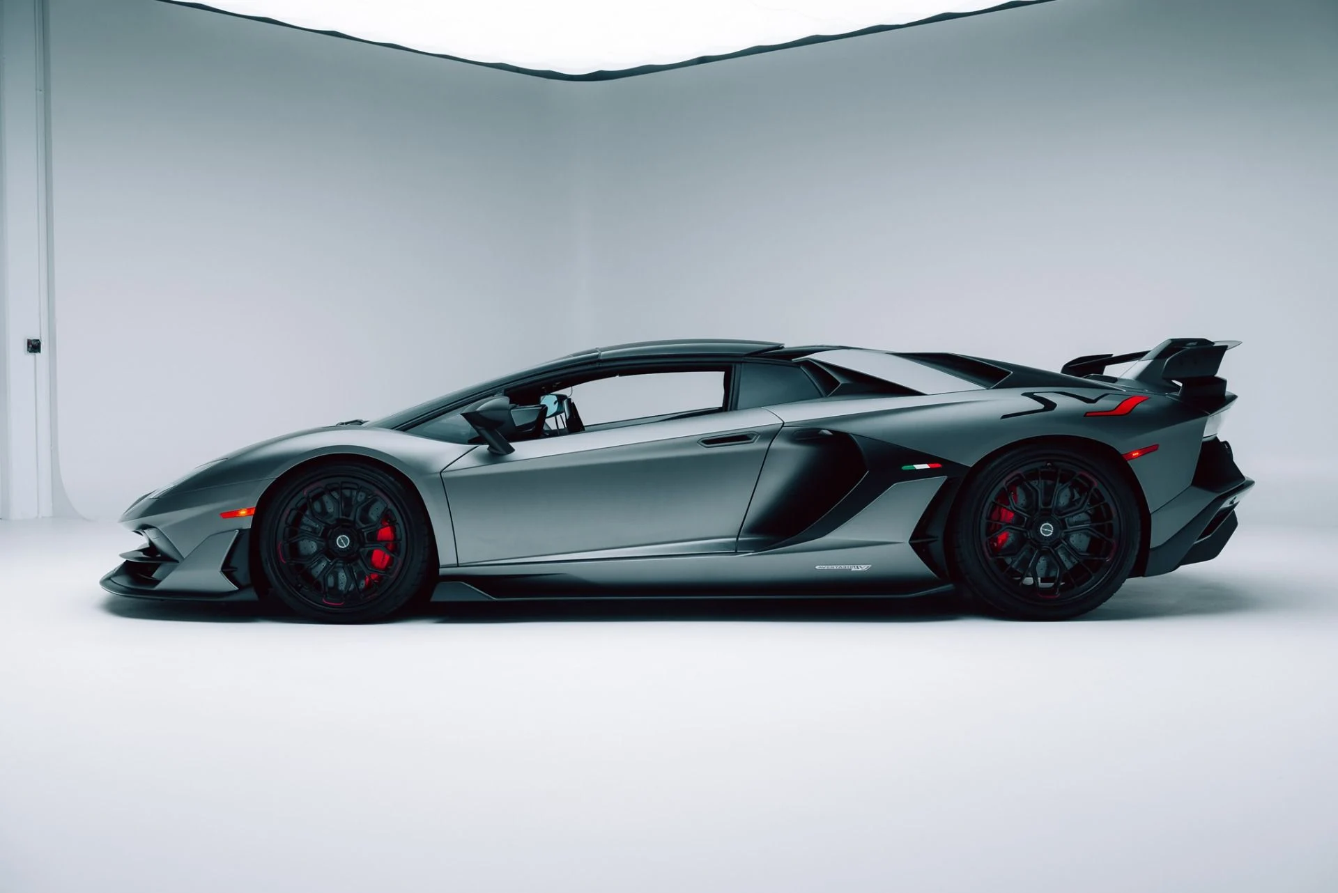 mph003_2225575380_Used_2020_Lamborghini_Aventador_LP_770_4_SVJ_1762455595_9c53532dfc