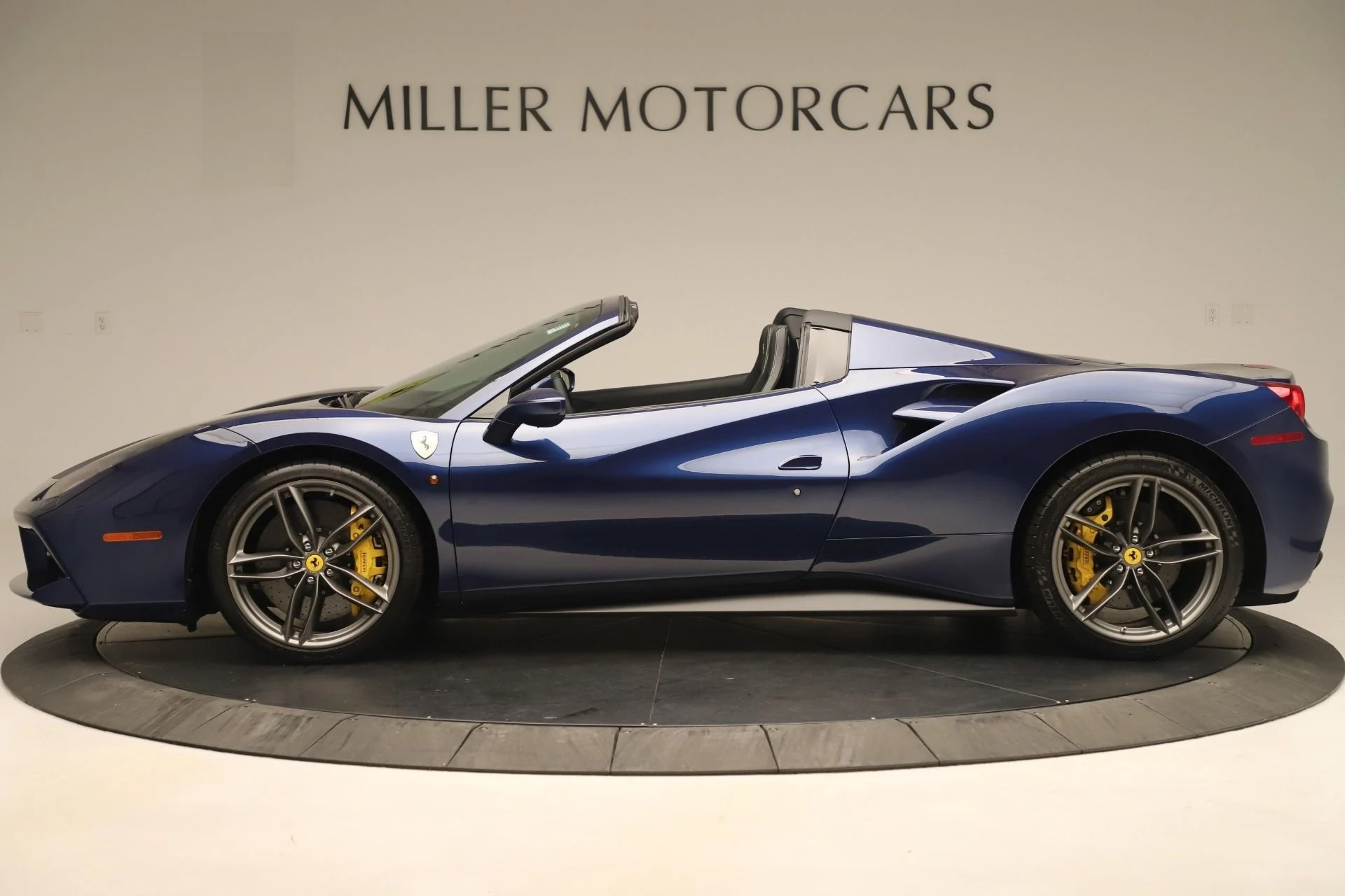 mph003_2240200237_Used_2018_Ferrari_488_Spider_1777144880_f92d6c6321