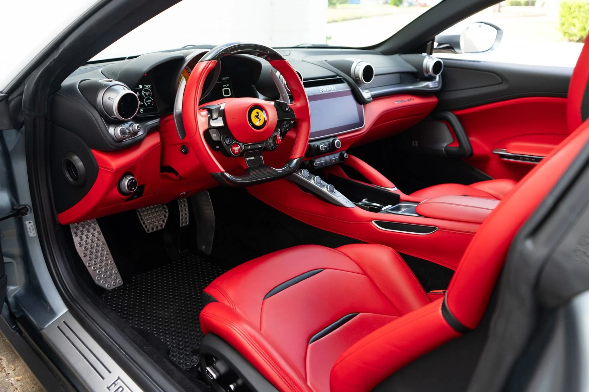 mph003_2240508558_Used_2019_Ferrari_GTC_4_Lusso_1759771823_59e3ba0172