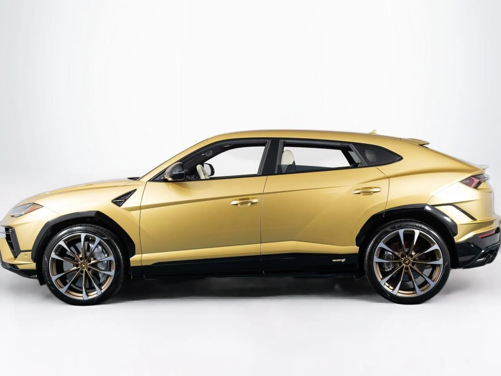 mph003_2241736180_Used_2023_Lamborghini_Urus_S_1784925044_bd8ddbb36c