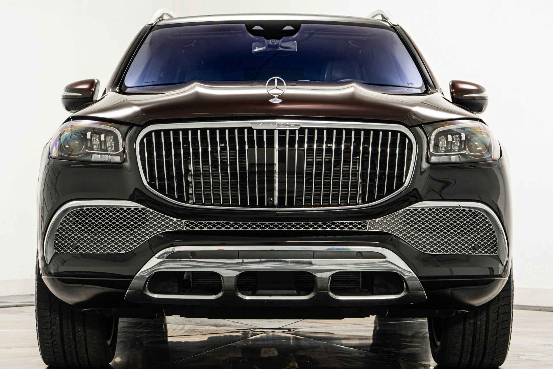 mph003_225180637_Used_2023_Mercedes_Benz_Maybach_GLS_600_4_MATIC_Factory_Two_Tone_paint_Diamond_Turned_Wheels_Loaded_1757365574_be1e612de2