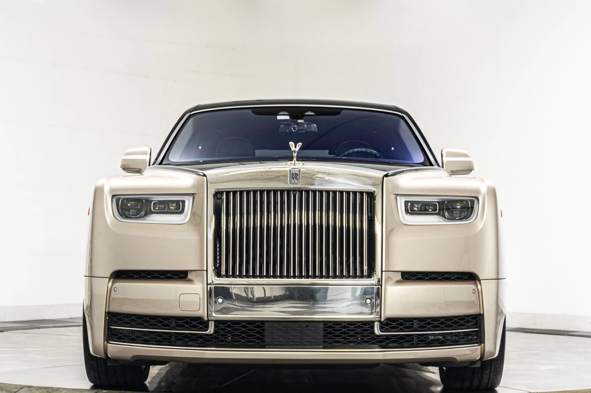mph003_2254754224_Used_2019_Rolls_Royce_Phantom_The_Phantom_Package_Two_Tone_Paint_Bespoke_Audio_1785353671_96c1bc3890