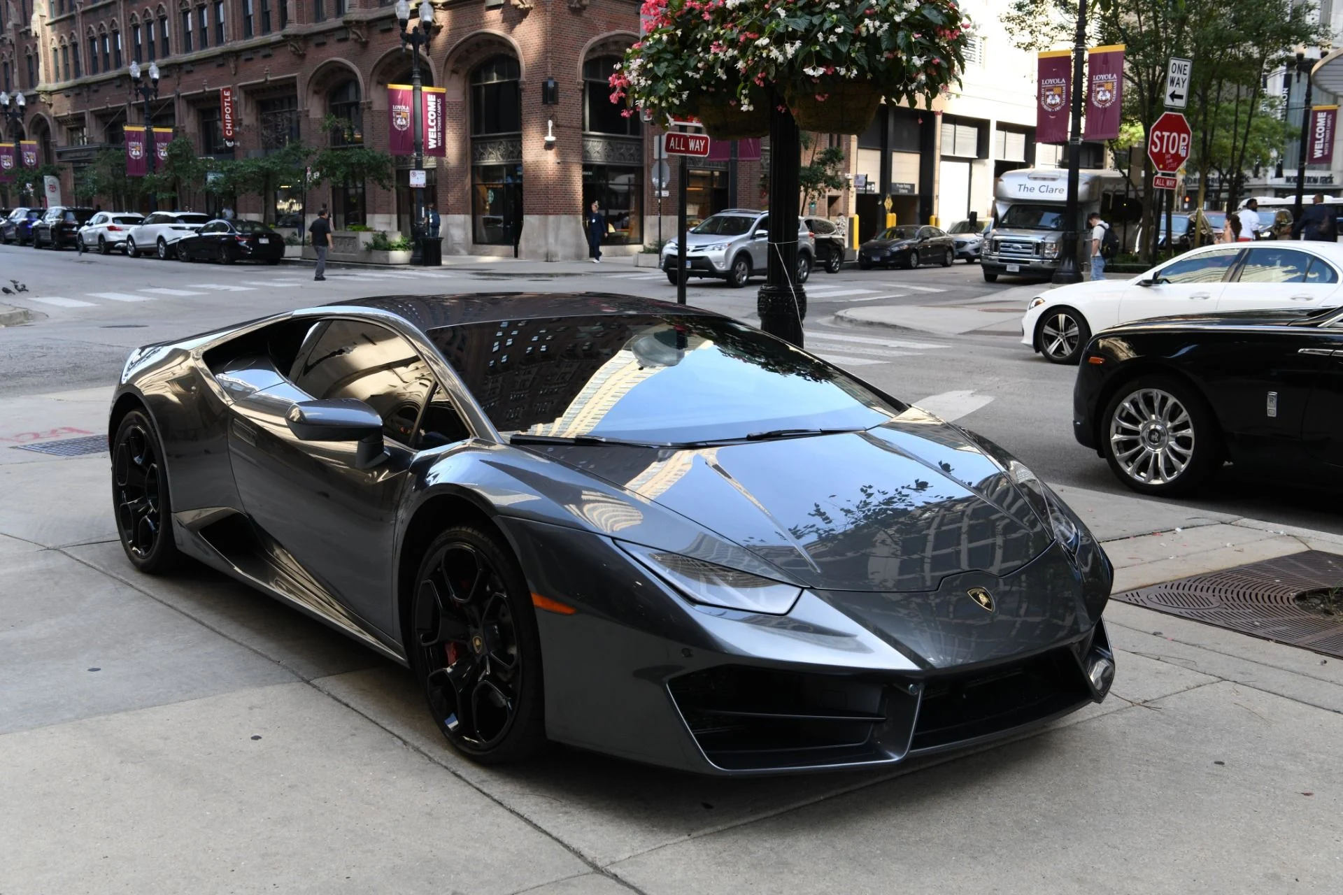 mph003_2263789068_Used_2018_Lamborghini_Huracan_LP_580_2_1758056388_91a3f62f1c