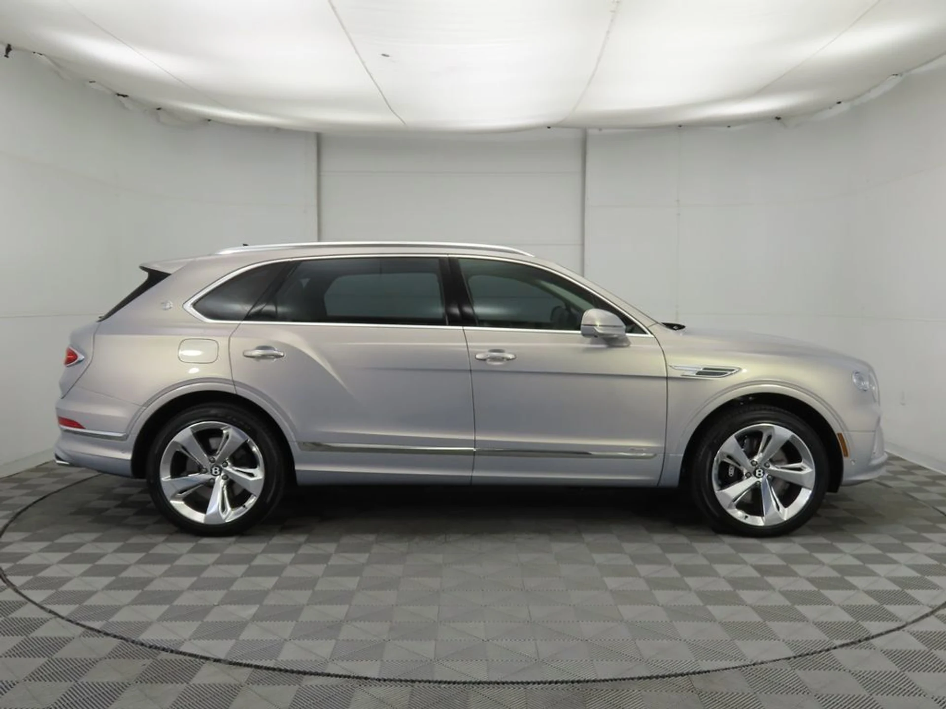 mph003_2269681241_new_2025_bentley_bentayga_ewb_v8awd_8119_22908718_4_1024_5e0e66cd31