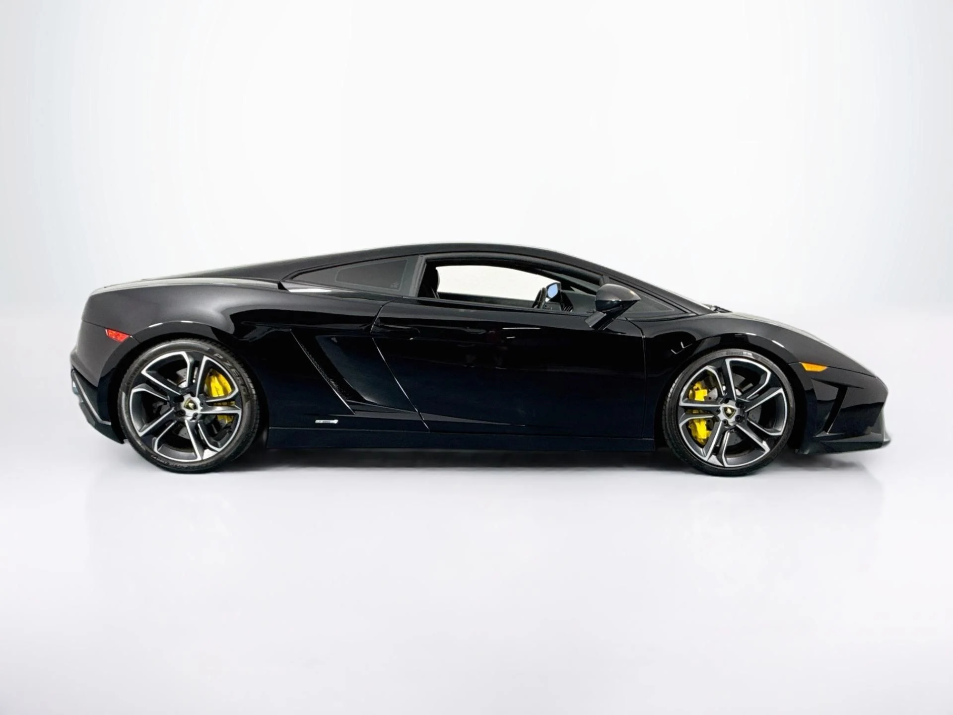 mph003_2271489672_Used_2013_Lamborghini_Gallardo_LP_560_4_Coupe_1786390197_4aa7e7403d
