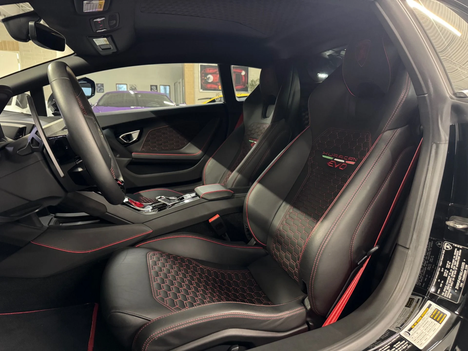 mph003_2286439455_Used_2020_Lamborghini_Huracan_EVO_1766802033_0edac1cbb7