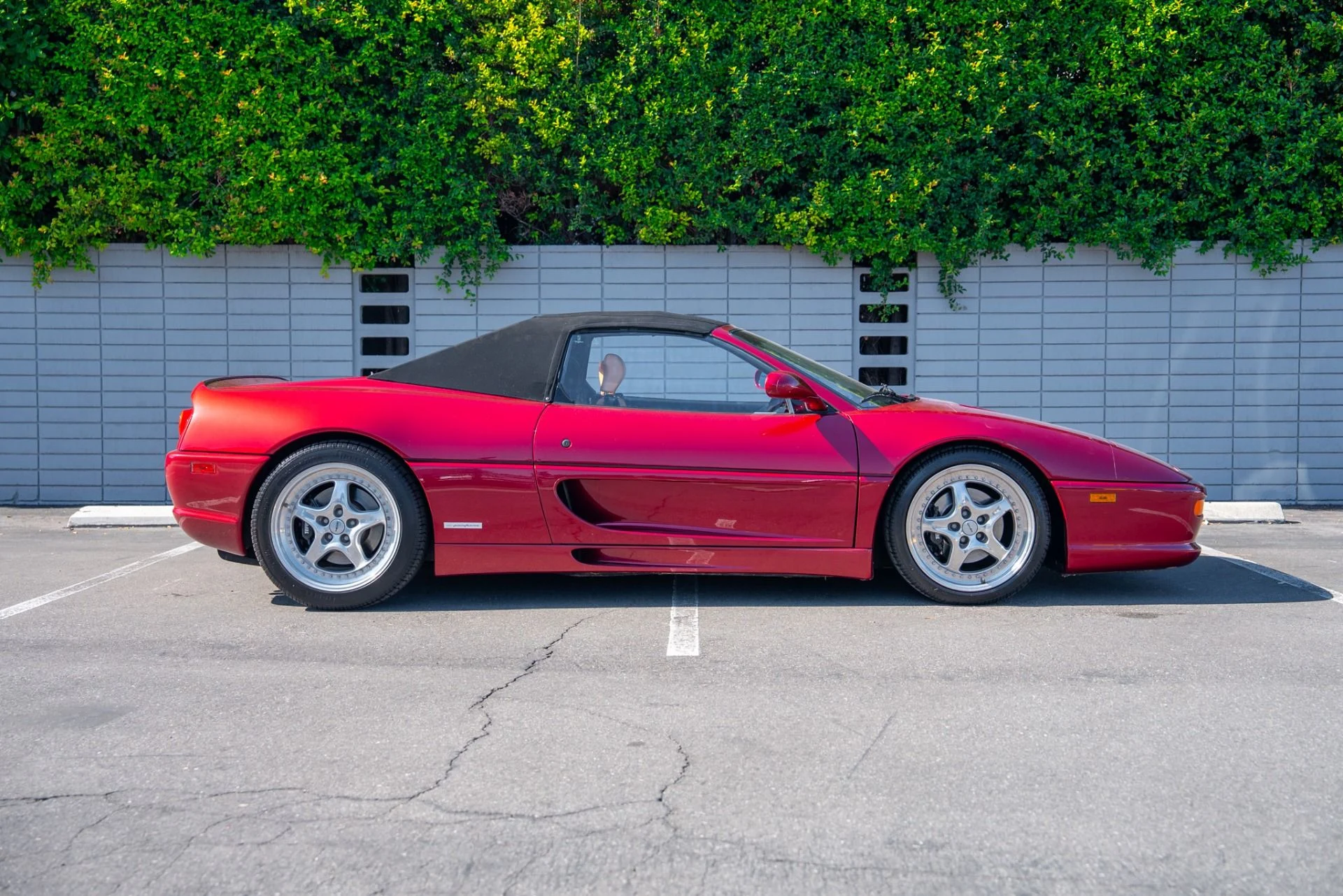 mph003_228978790_Used_1995_Ferrari_F355_Spider_1762303570_9f3714336c
