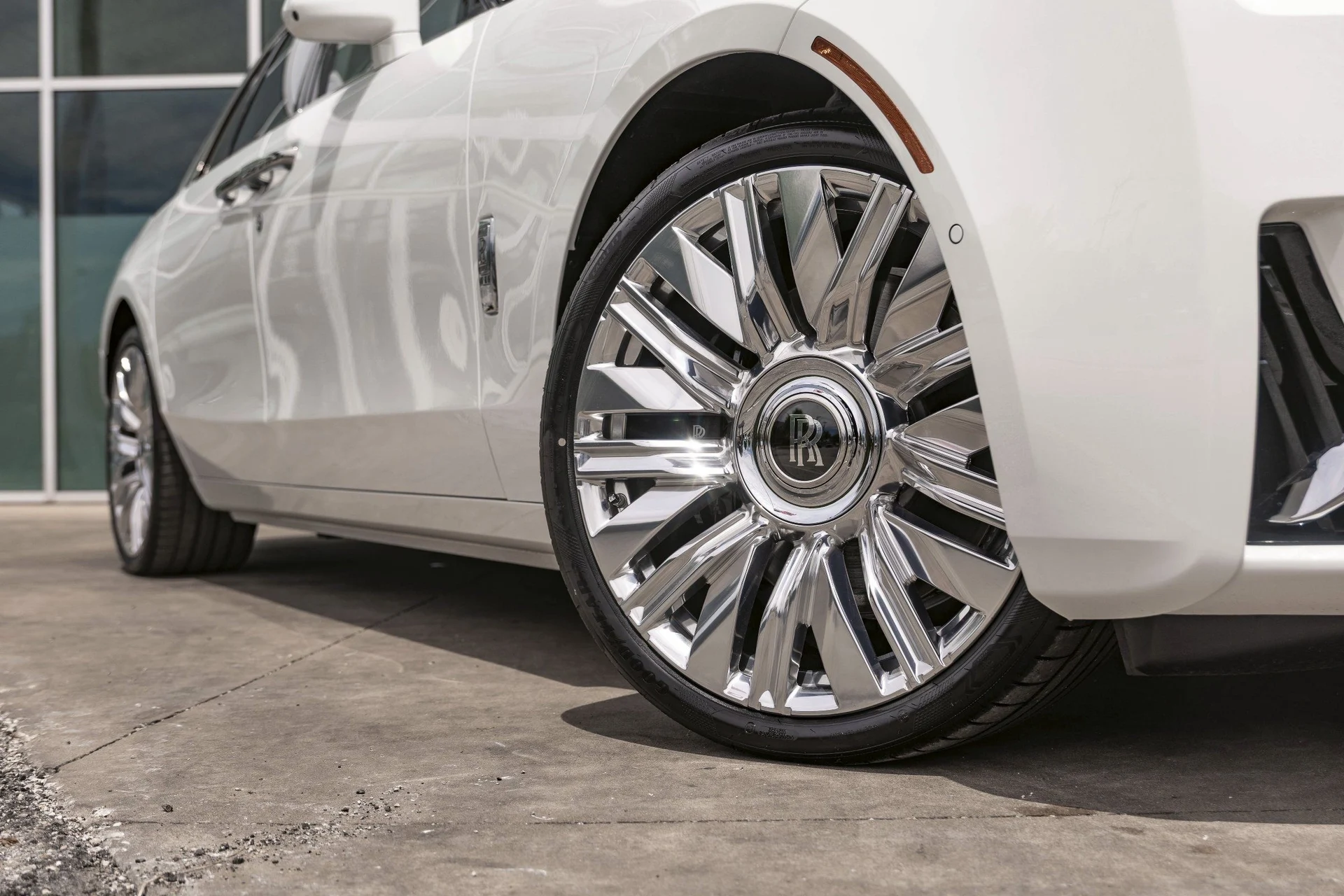 mph003_2293692711_Hi_Tech_Luxury_Imports_LLC_SCA_13_GZ_09_TU_235637_image_3_0d60c5bc9c