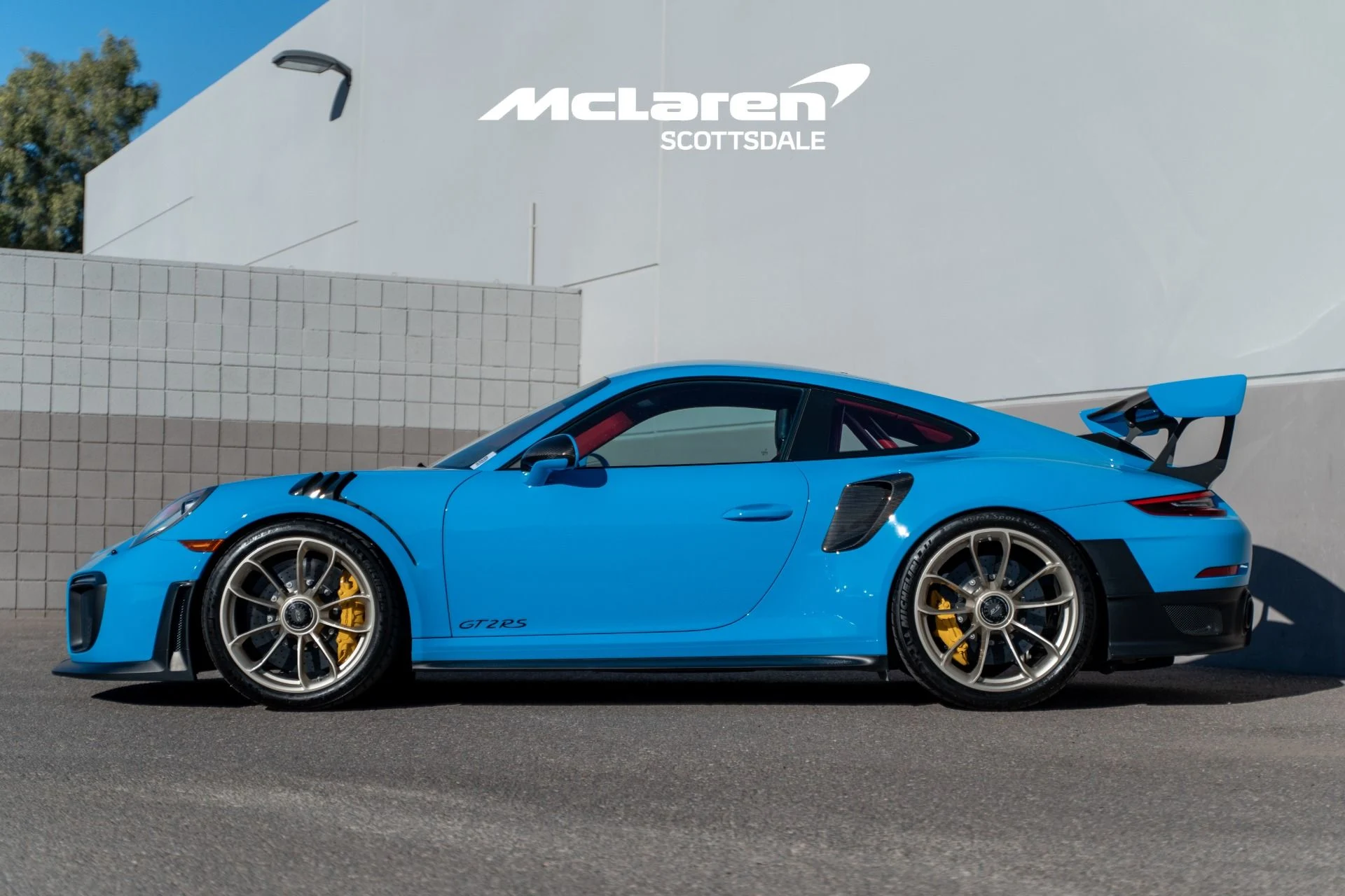 mph003_2301949002_Used_2018_PORSCHE_911_GT_2_RS_1765679912_9ec844bcc7