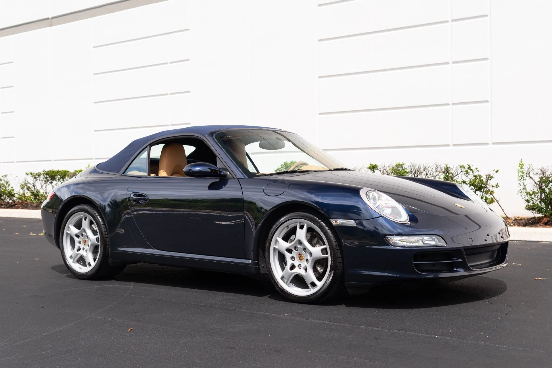 mph003_2302675803_Used_2008_Porsche_911_Carrera_1777990677_6eb1492ee2