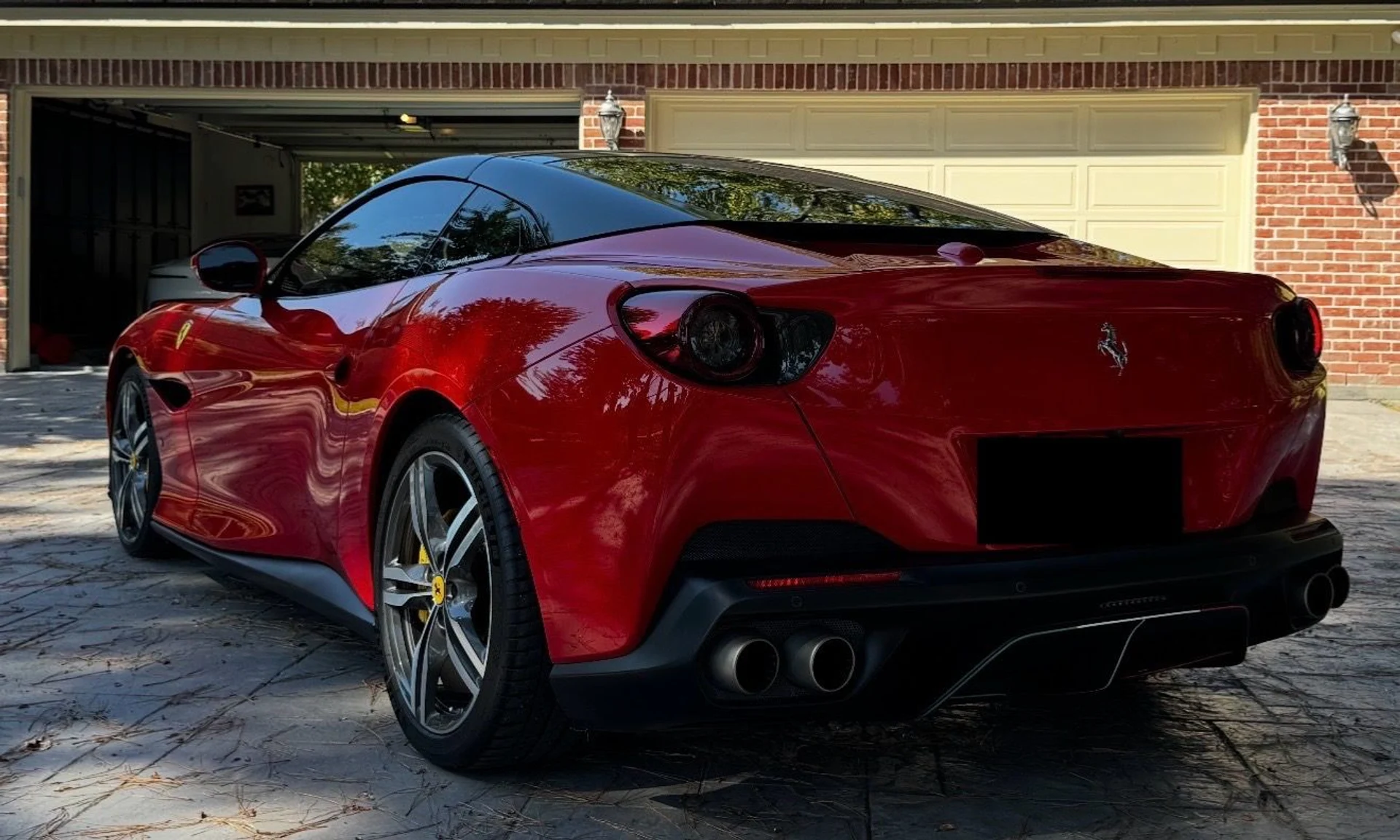 mph003_2305361055_Used_2019_Ferrari_Portofino_1760471443_82cc8d3834