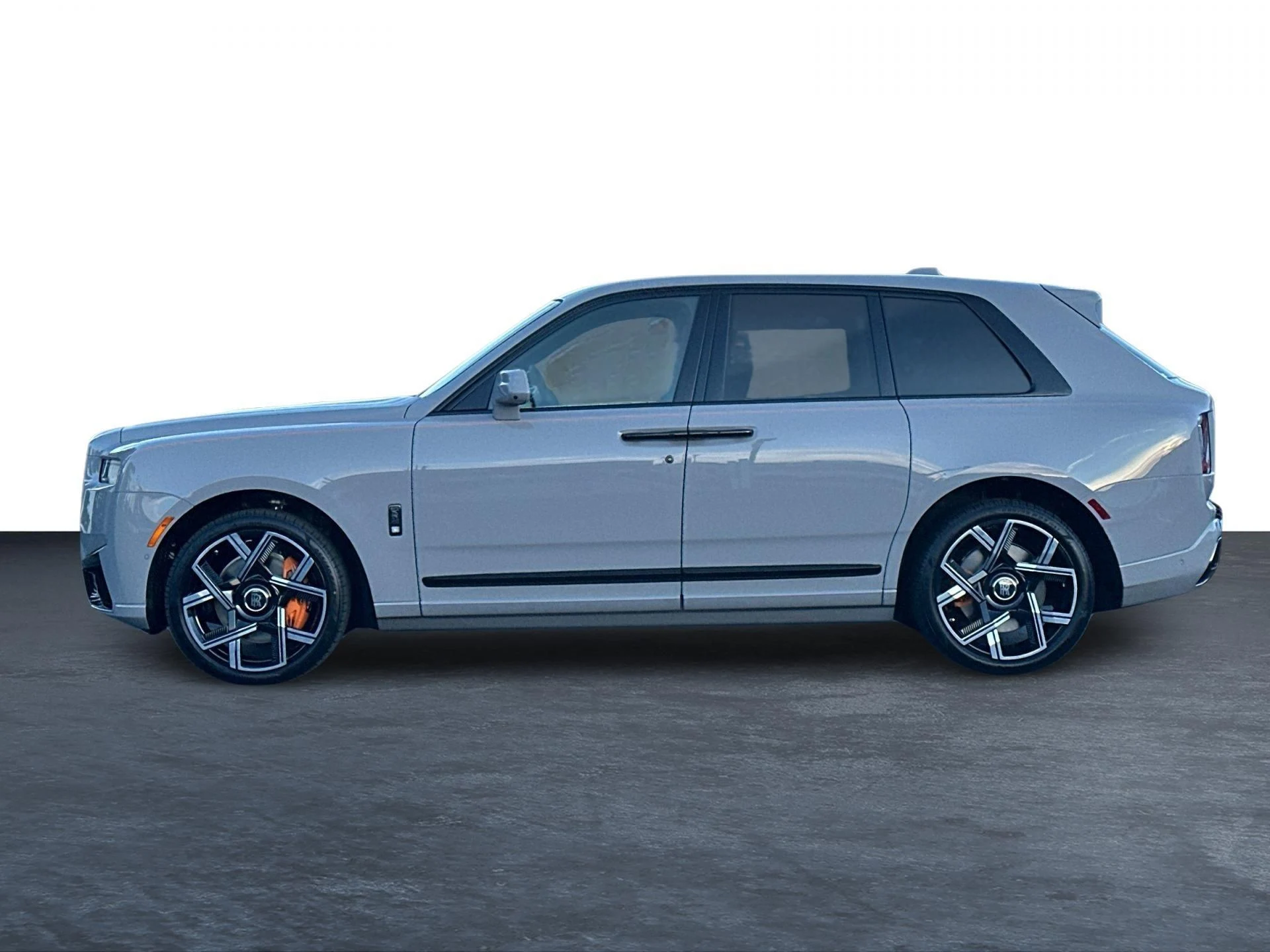 mph003_2307484098_New_2026_Rolls_Royce_Black_Badge_Cullinan_1763737831_0bf0a60eaf