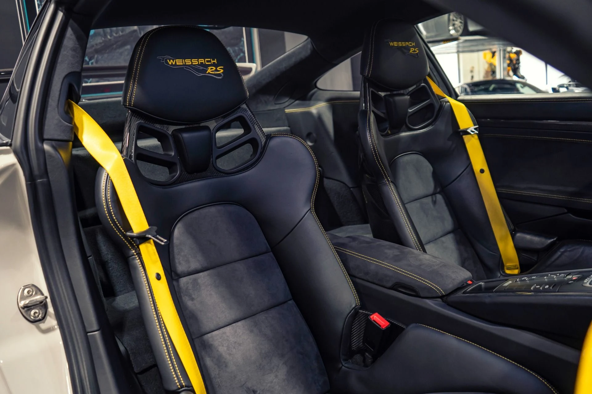 mph003_2311609708_Used_2018_Porsche_911_GT_2_RS_1774897030_e984f36597