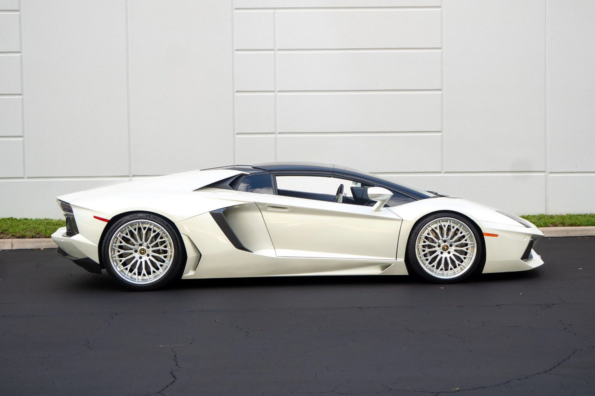 mph003_2323763024_Used_2015_Lamborghini_Aventador_LP_700_4_1755636746_6e3d9c1cd1