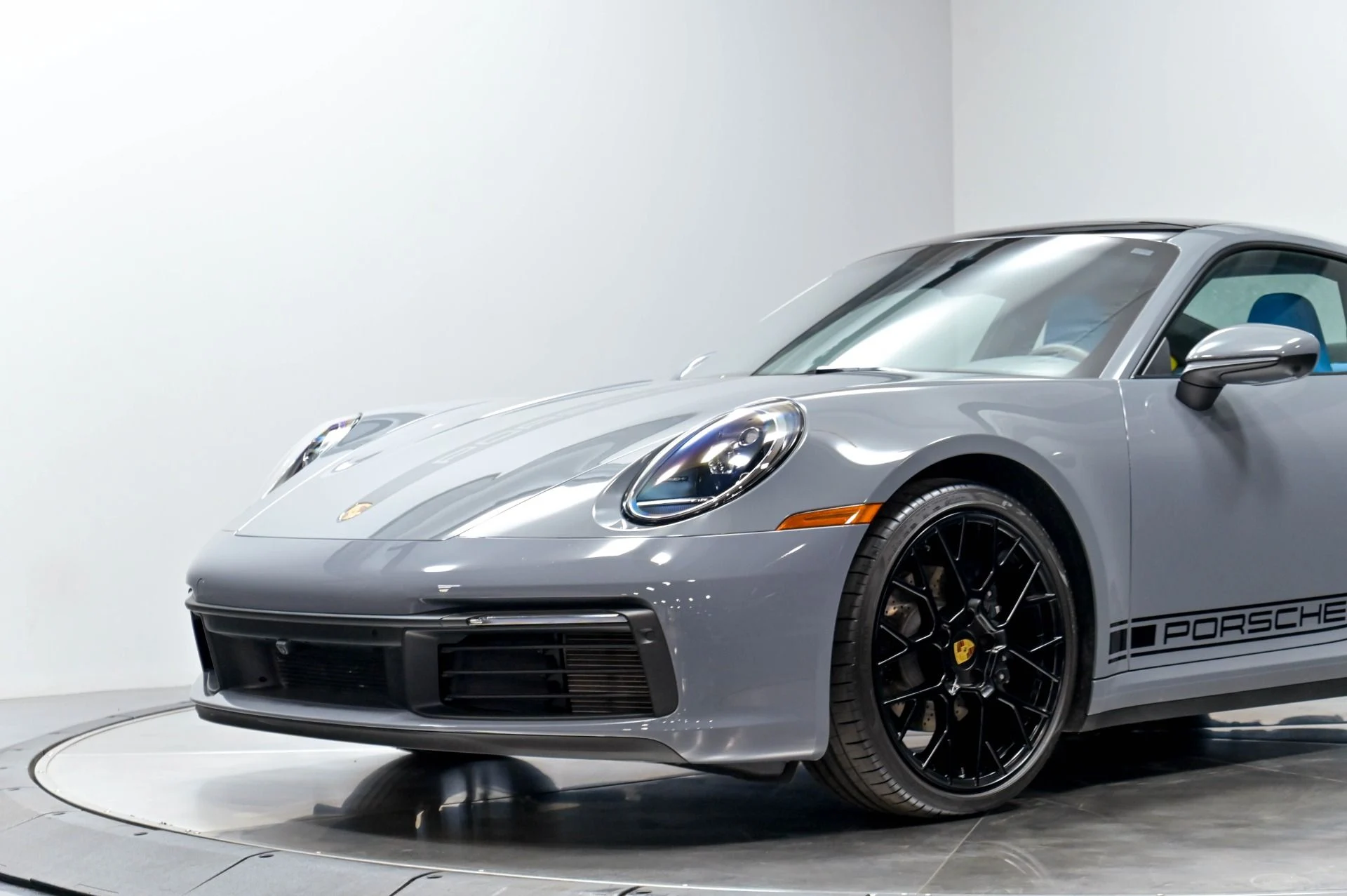 mph003_2325231660_Used_2024_Porsche_911_1782576081_48588e6b9a