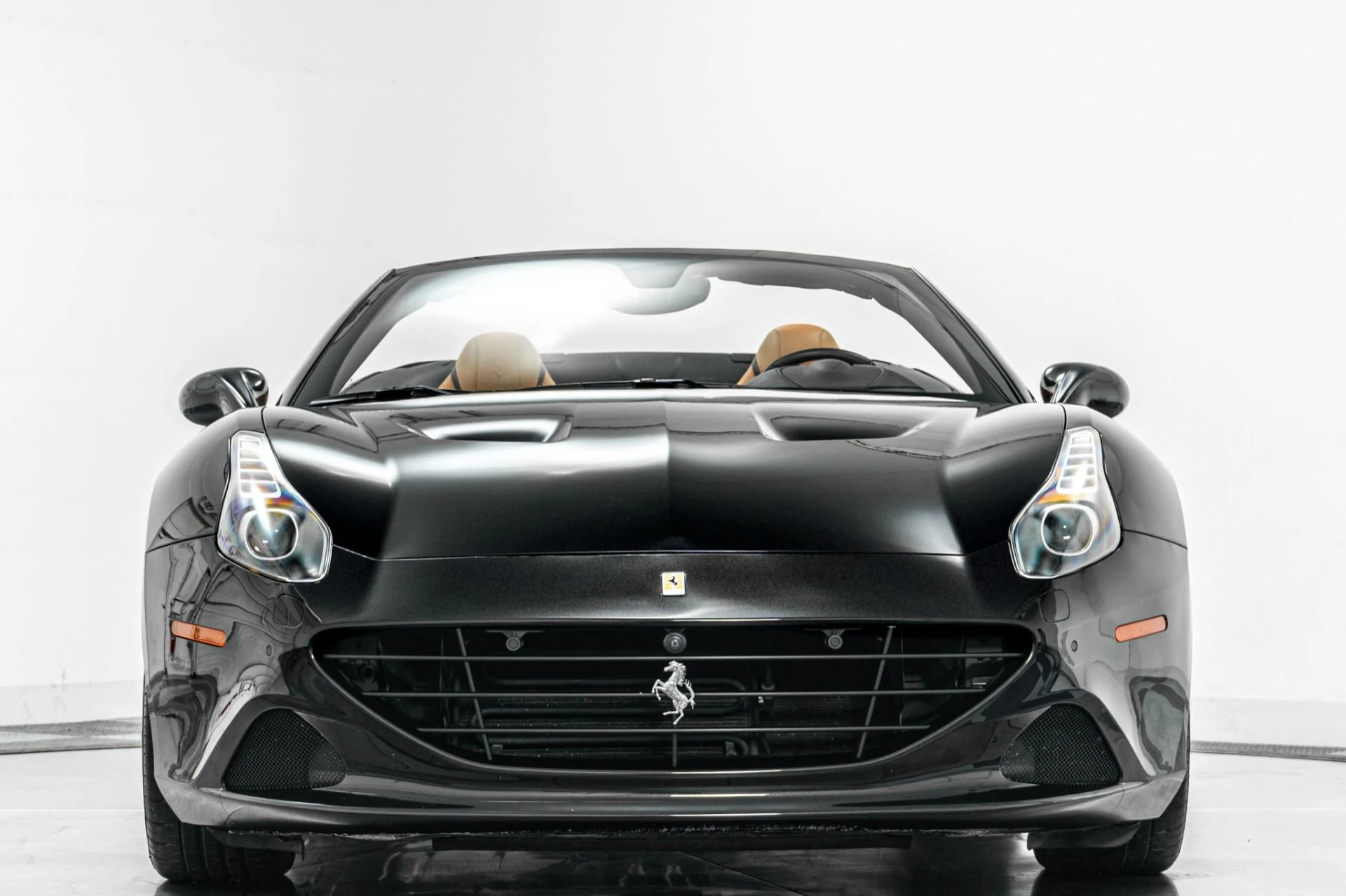 mph003_2329077582_Used_2015_Ferrari_California_Full_Power_and_Heated_Seats_Twin_Turbo_V8_1776271137_7bc52597a7