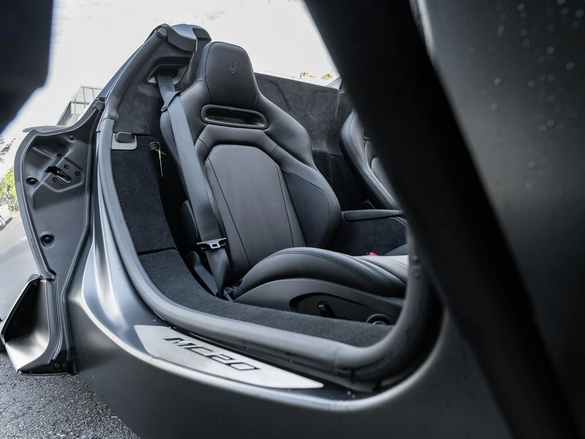 mph003_2335443268_Used_2023_Maserati_MC_20_Cielo_1753203966_30f5521fa2