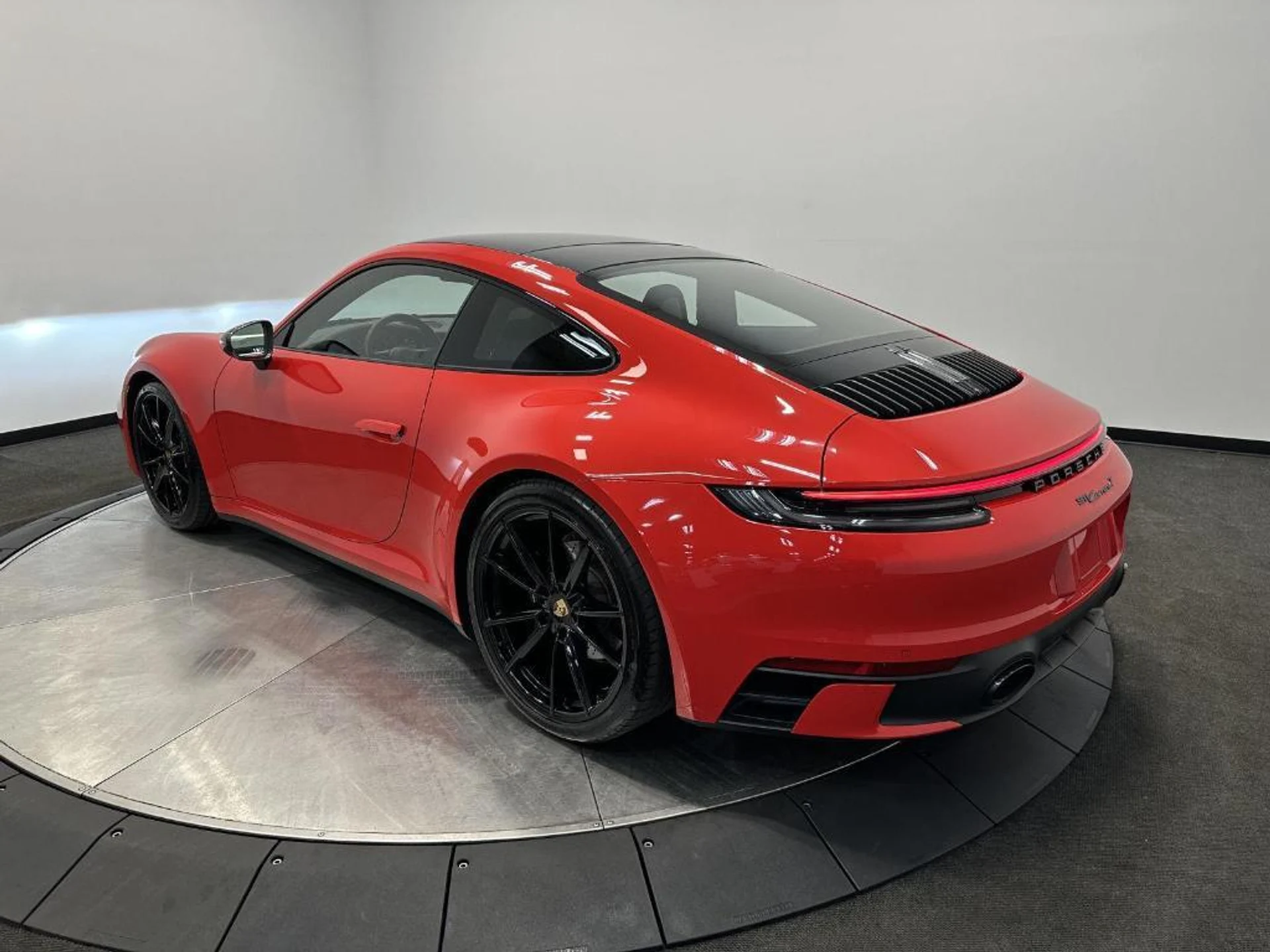 mph003_234034868_s_YRKS_76_L_Xea_EU_Im_SOTM_6_Cv_N_vx4_94000fdc47