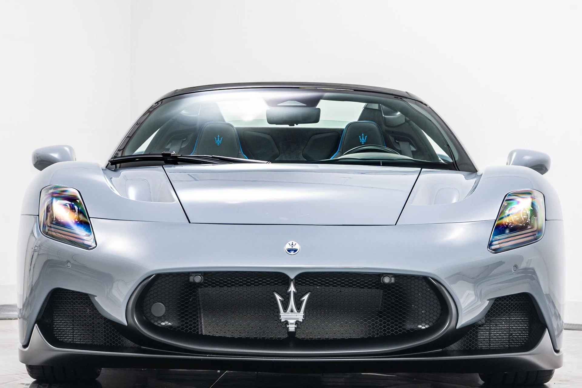 mph003_2345463488_Used_2024_Maserati_MC_20_Cielo_1755530191_ddb88cf6d6