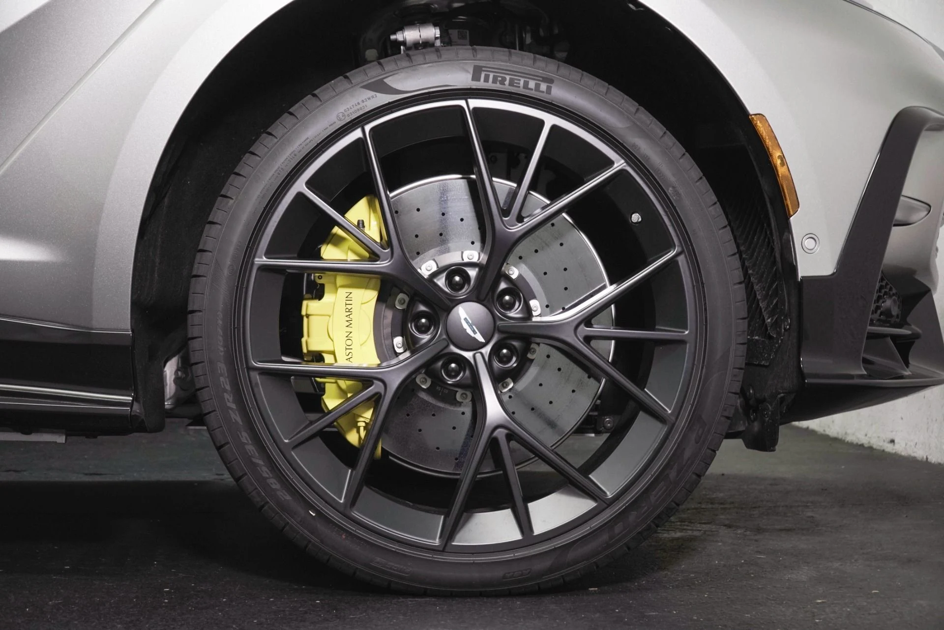 mph003_2359111908_New_2026_Aston_Martin_DBX_S_1790660353_0bf46ecca2