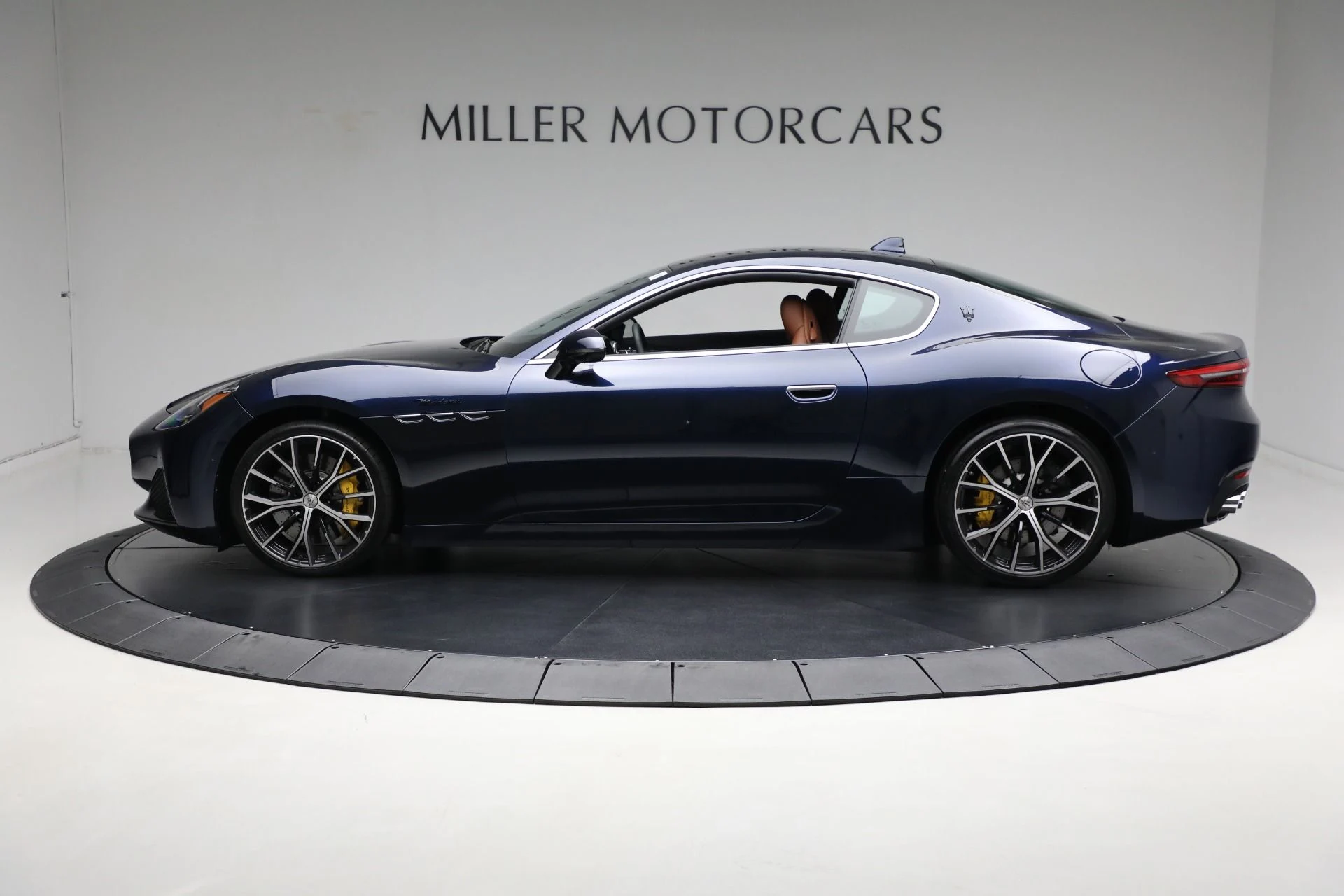 mph003_2360091495_Used_2024_Maserati_Gran_Turismo_Modena_1763650491_a9f620cf4a